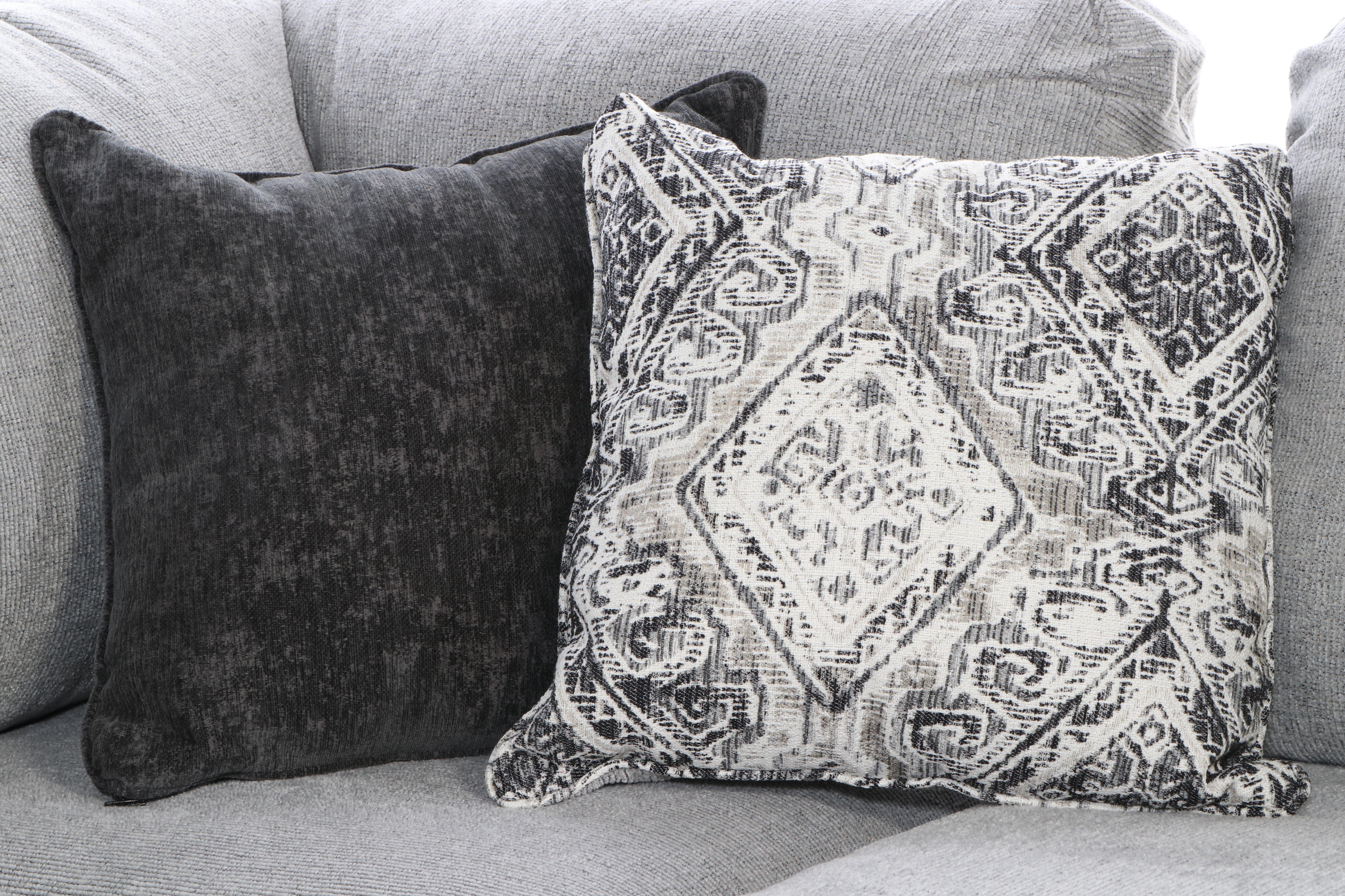 Broyhill Contemporary Upholstered Sectional Sofa with Ottoman