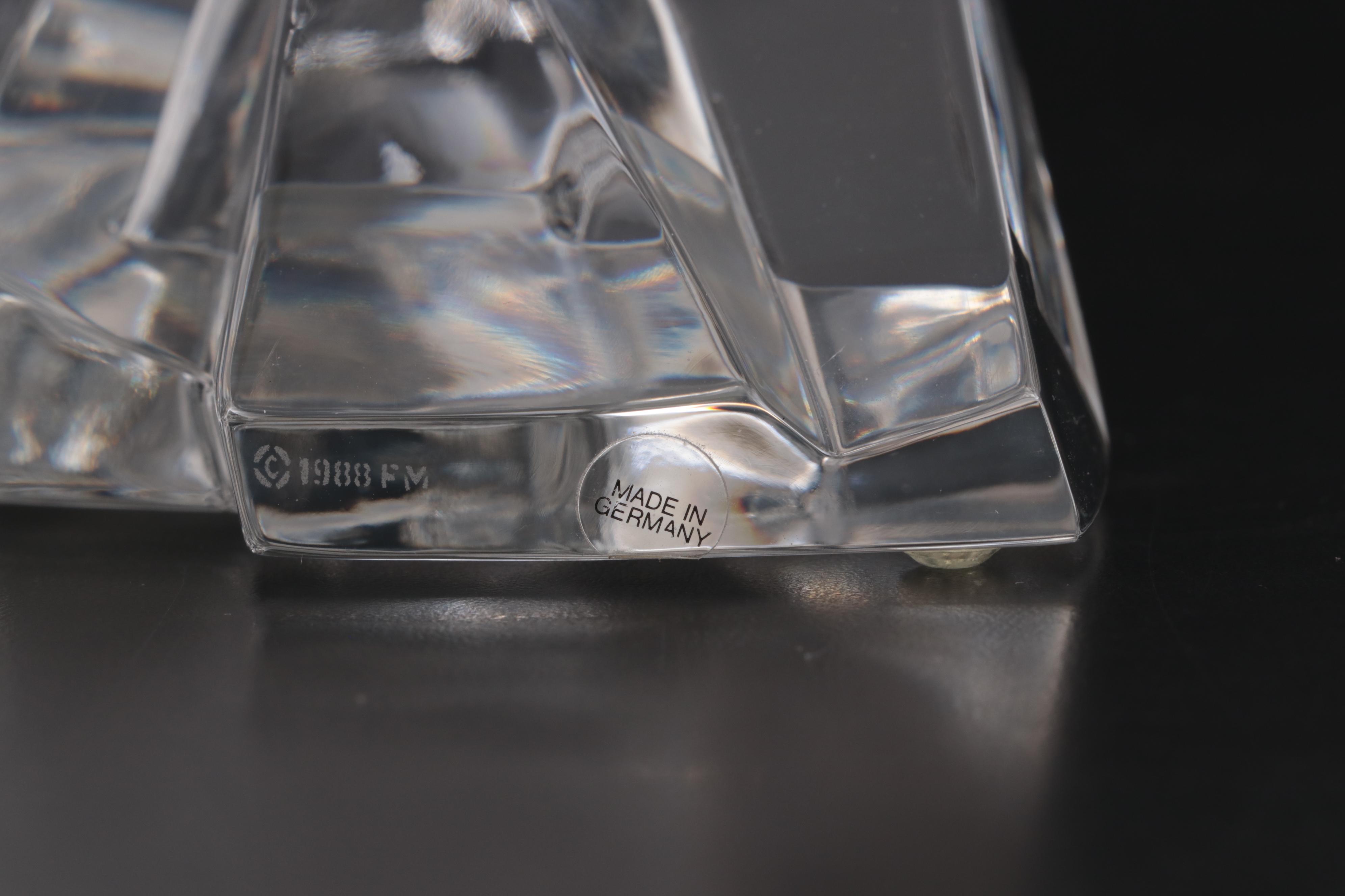 Franklin Mint "Cry of the North" Porcelain Wolf on Crystal Iceberg Figurine