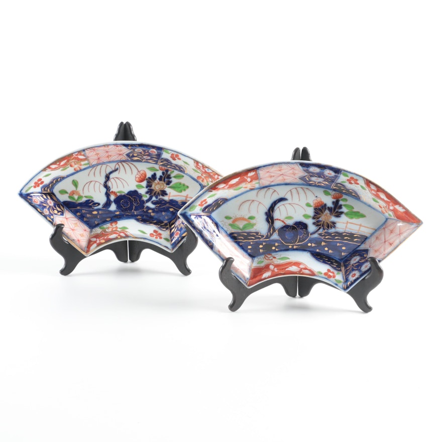 Pair of Imari Fan-Shaped Porcelain Dishes, Early 19th Century