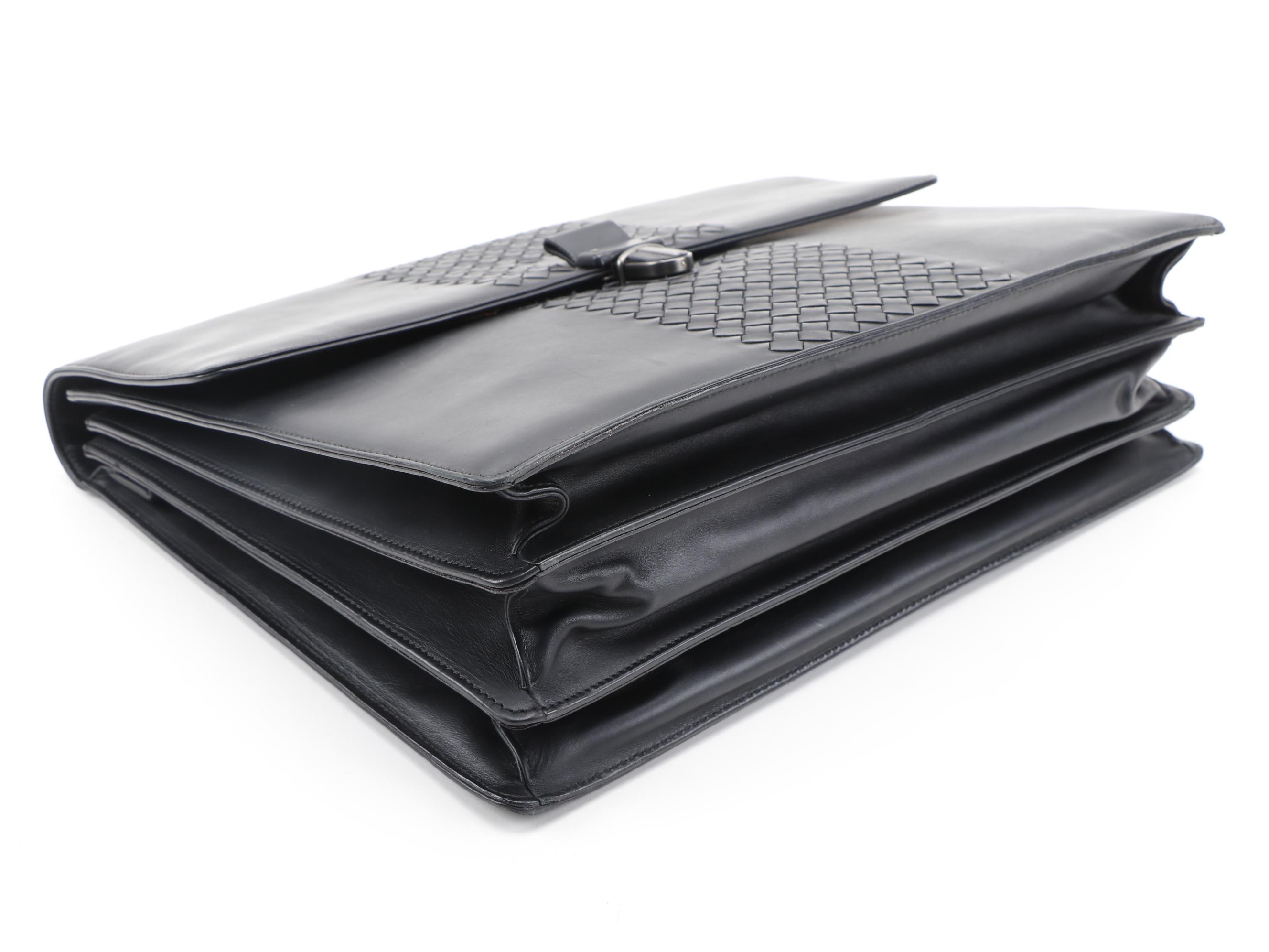 Bottega Veneta Envelope Briefcase in Black Leather with Intrecciato Detail