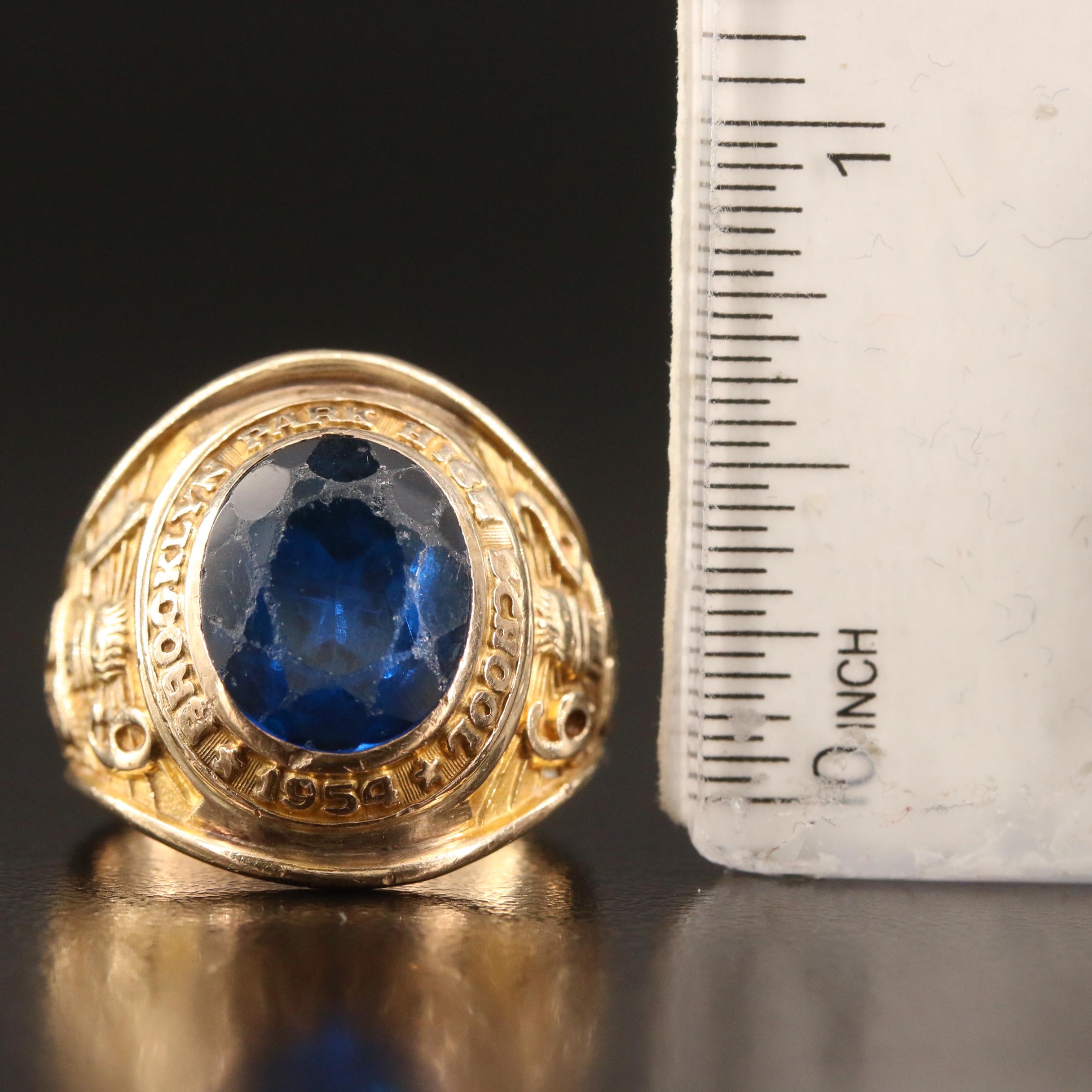 1960s Balfour 10K Spinel High School Class Ring