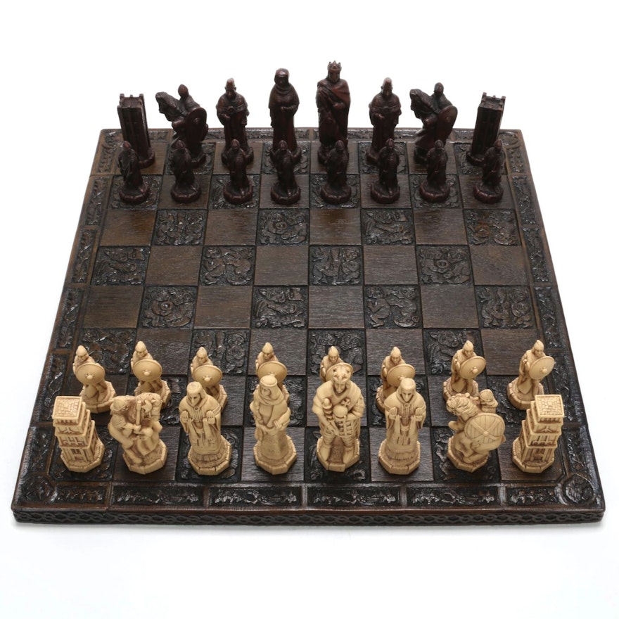 Studio Anne Carlton "Battle of Hastings" Chess Set