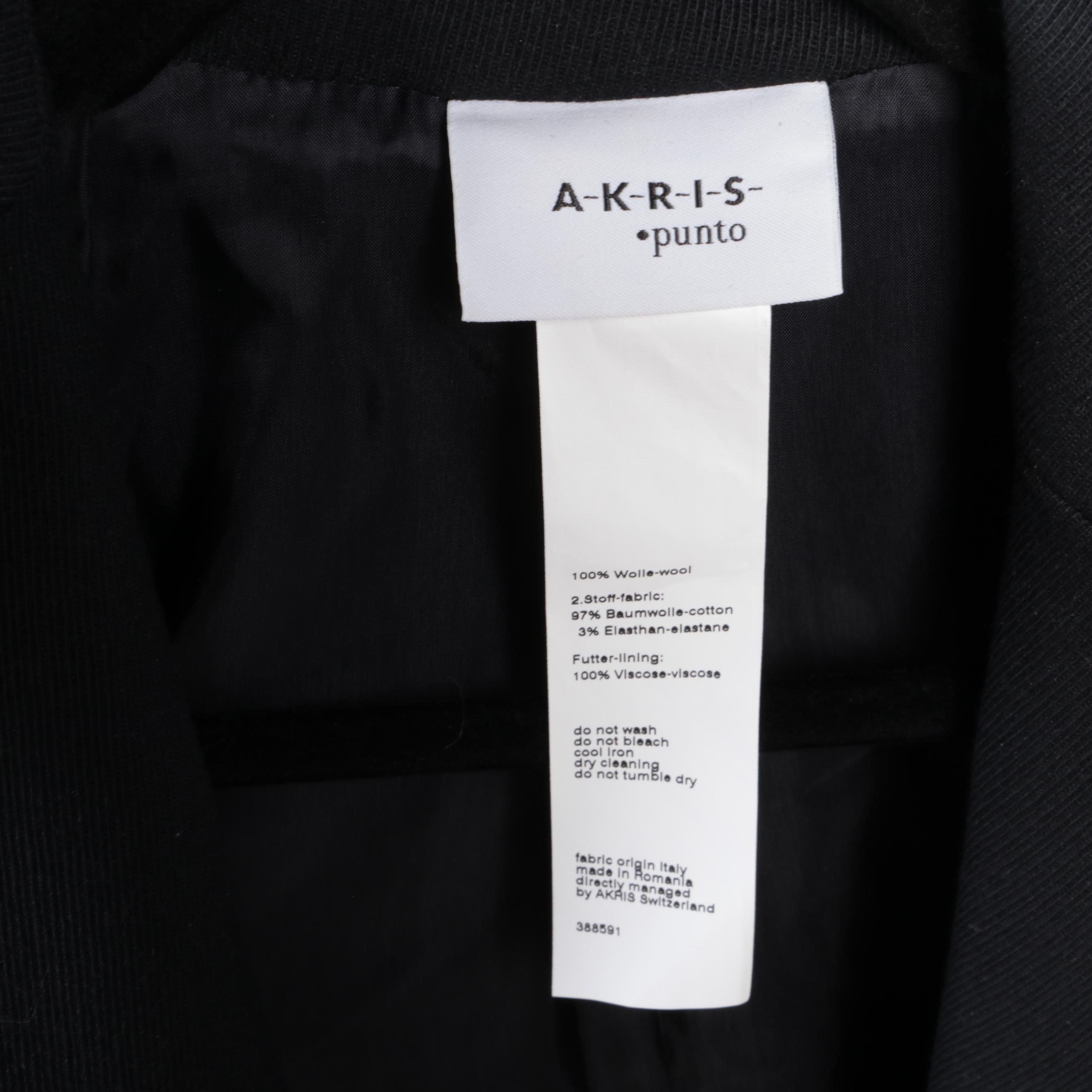 Akris Punto Black Wool Lapel Coat with Dart Details