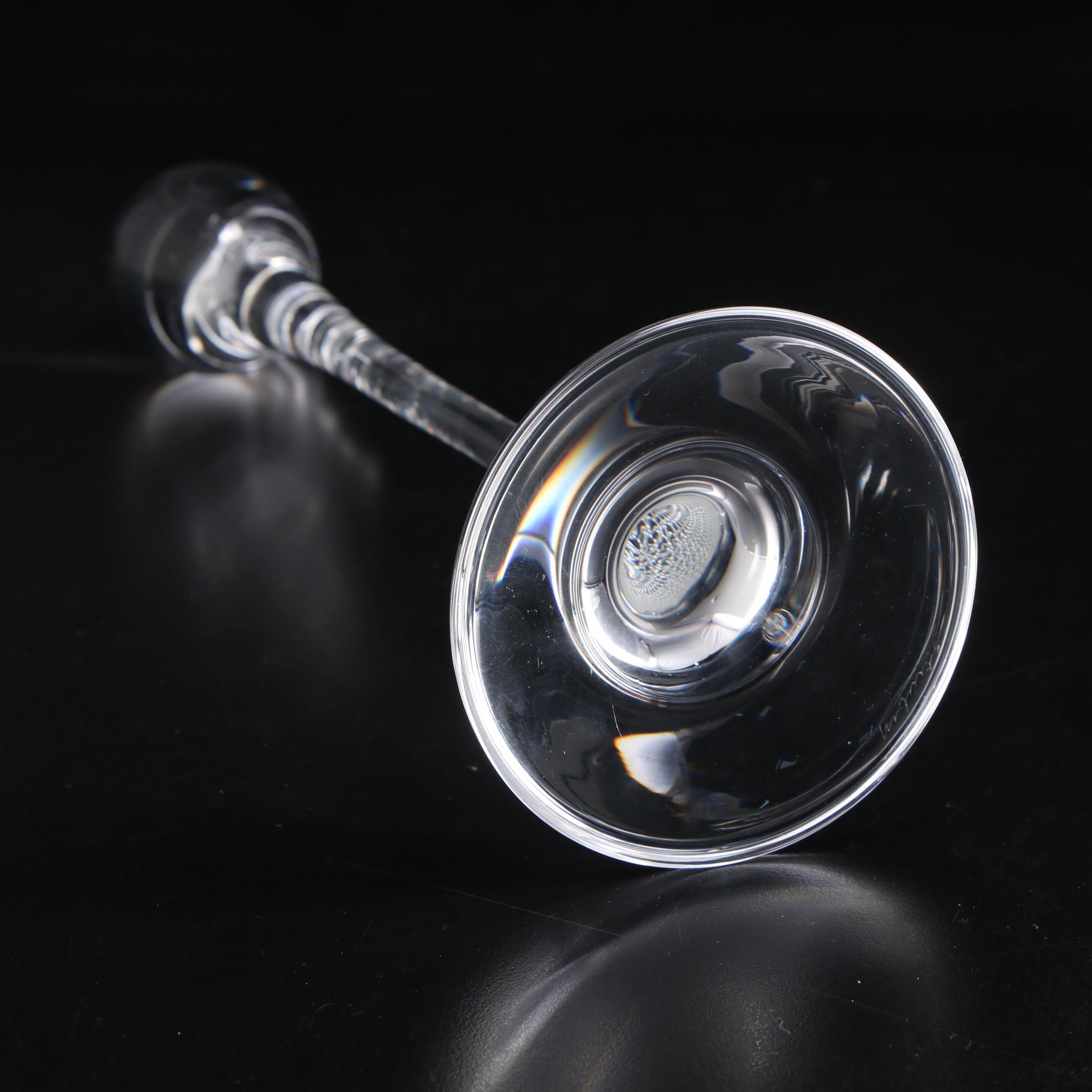 Steuben Art Glass Stork Figurine Designed by Paul Schulze, 1986