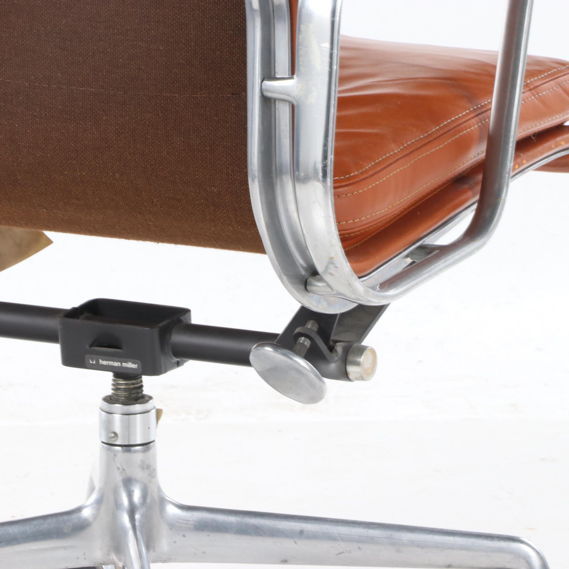 Eames for Herman Miller Soft Pad Leather Aluminum Group Desk Chair, dated 1979