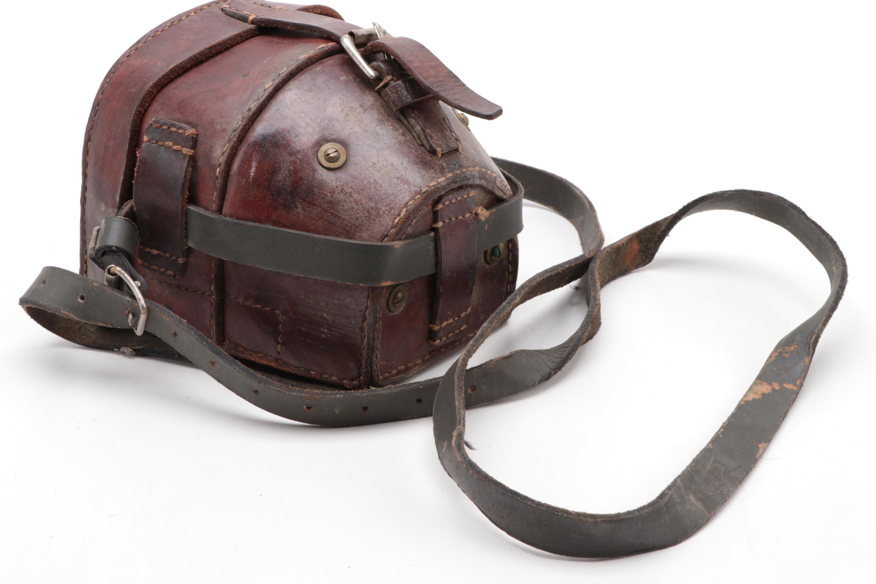 SA Model 3254 Brass Pressure Gauge in Leather Case, Early to Mid 20th Century