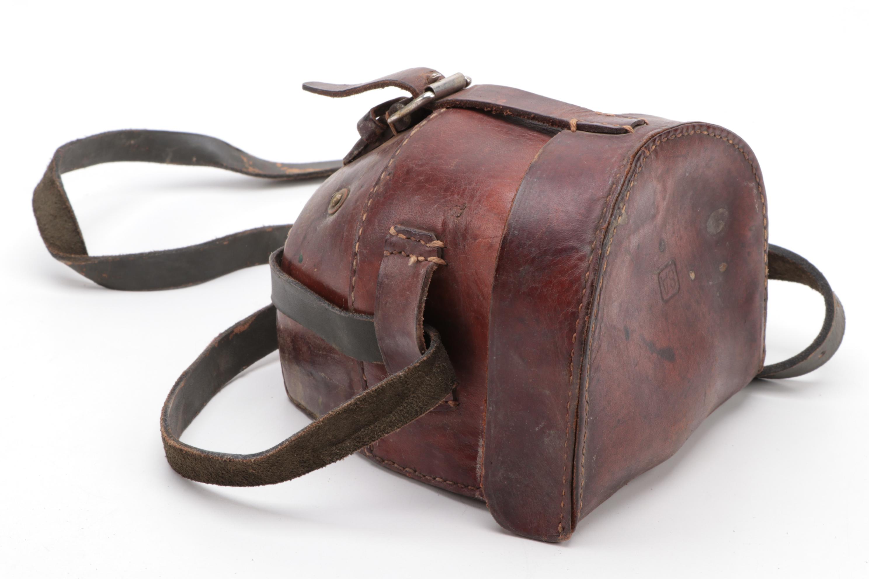 SA Model 3254 Brass Pressure Gauge in Leather Case, Early to Mid 20th Century