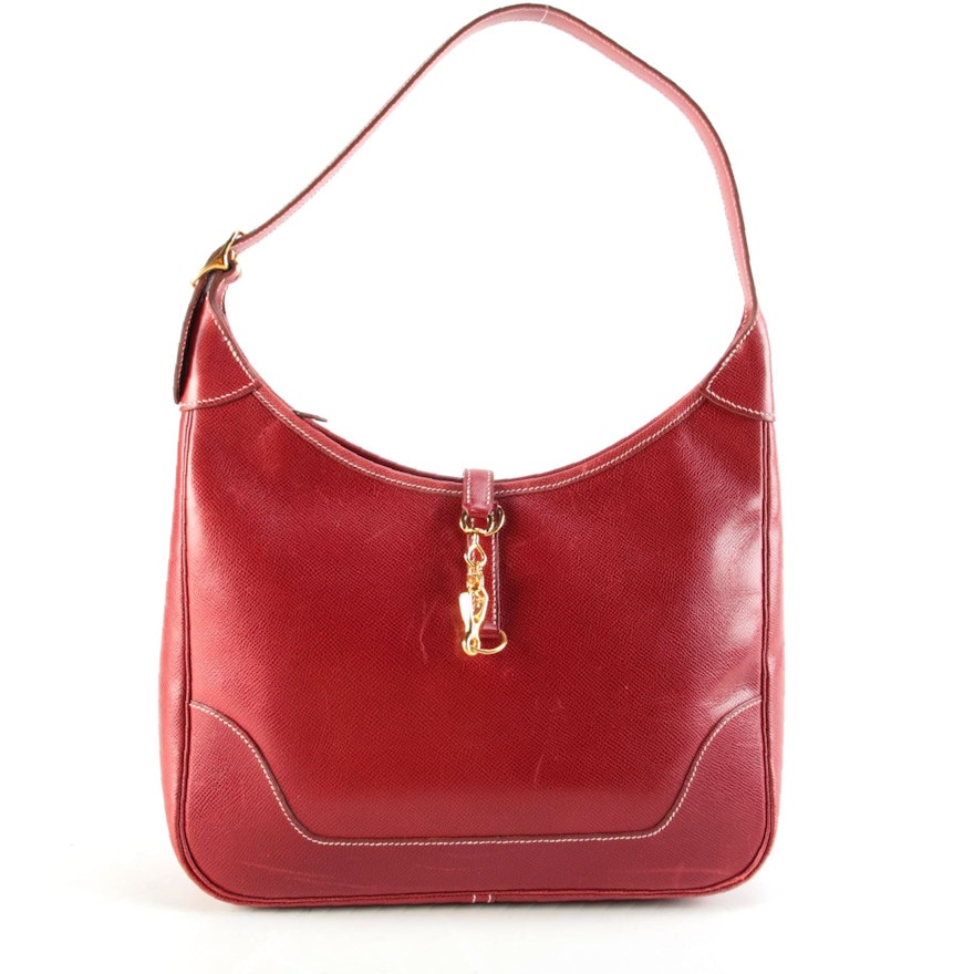 Hermès Trim II Shoulder Bag in Rouge H Courchevel Grained Leather