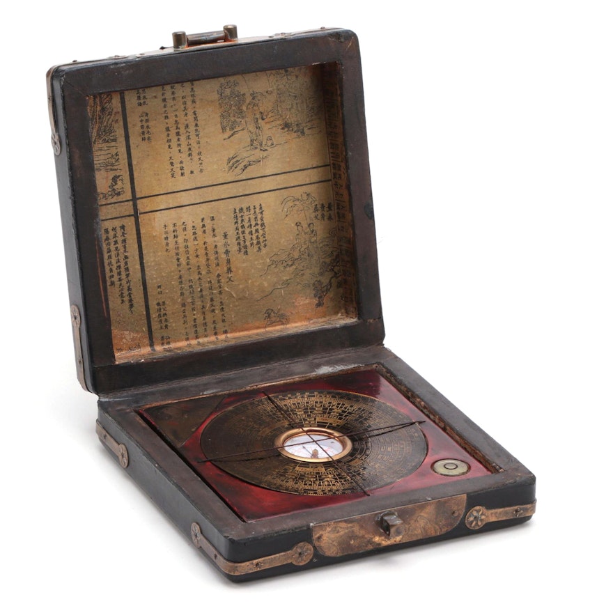 Chinese Luopan Feng Shui Magnetic Compass in Lacquered Wood and Leather Case