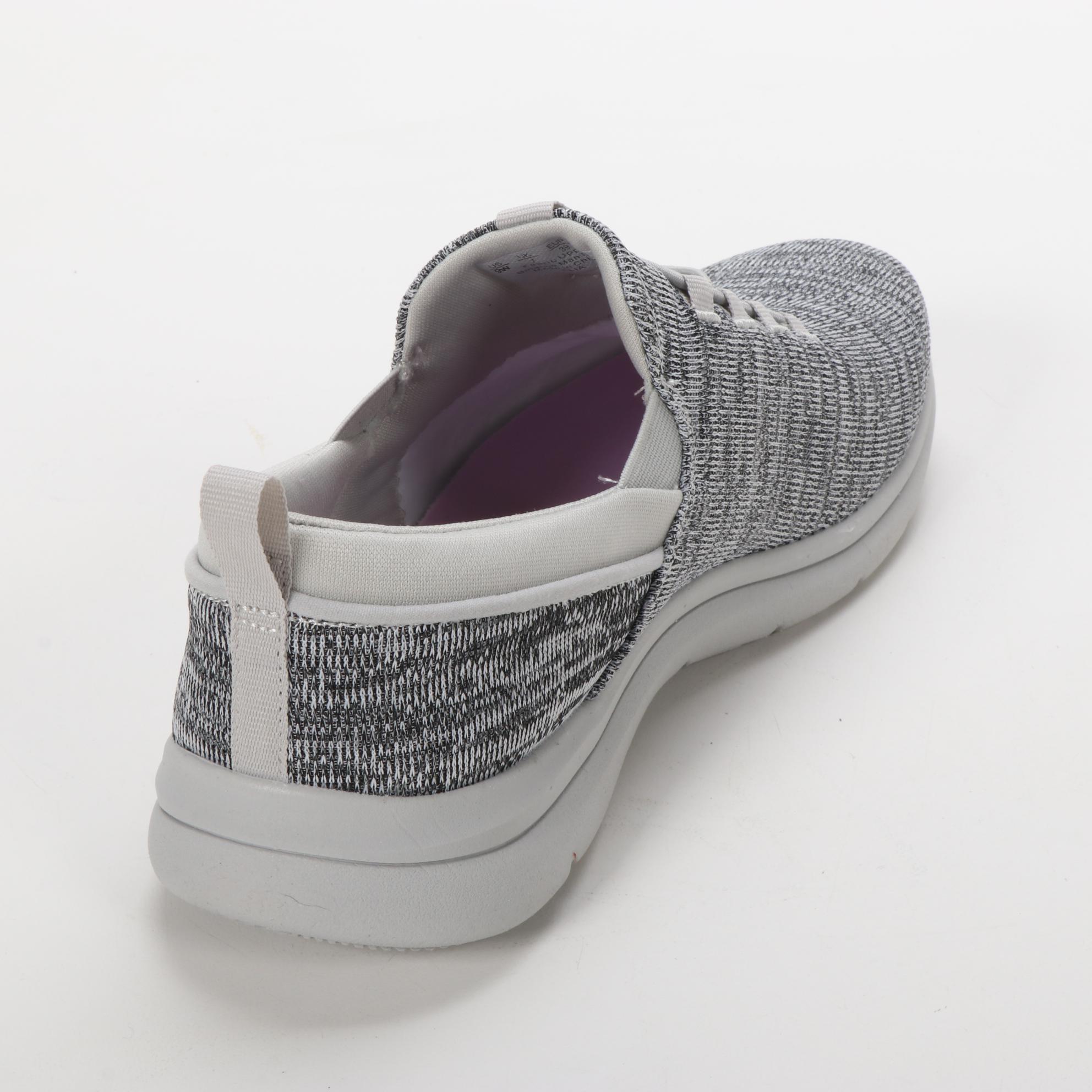 Rykä Maisey and Elia Sneakers in Vapor Grey and Fresh Navy