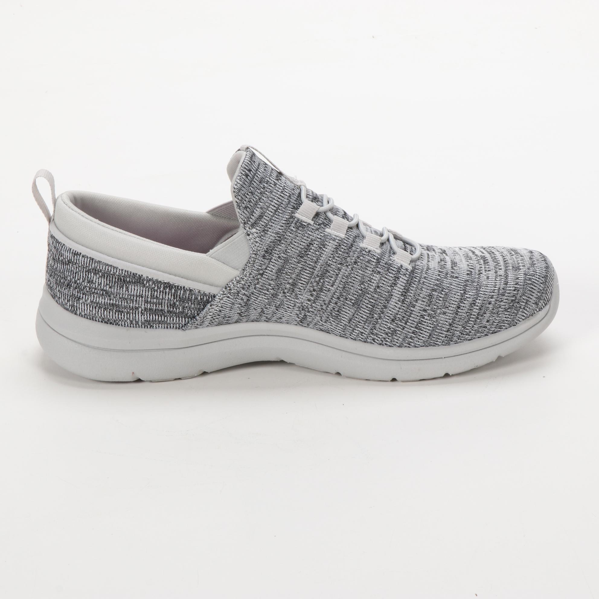 Rykä Maisey and Elia Sneakers in Vapor Grey and Fresh Navy