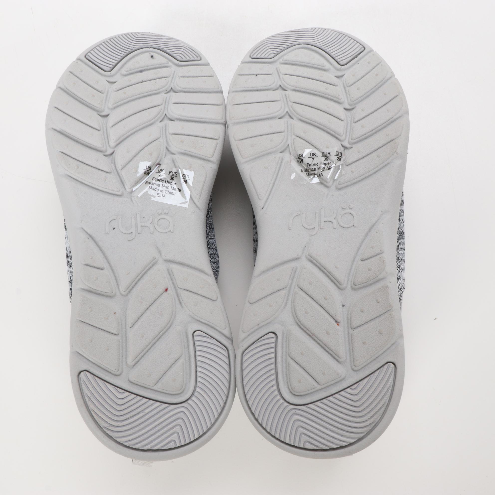 Rykä Maisey and Elia Sneakers in Vapor Grey and Fresh Navy