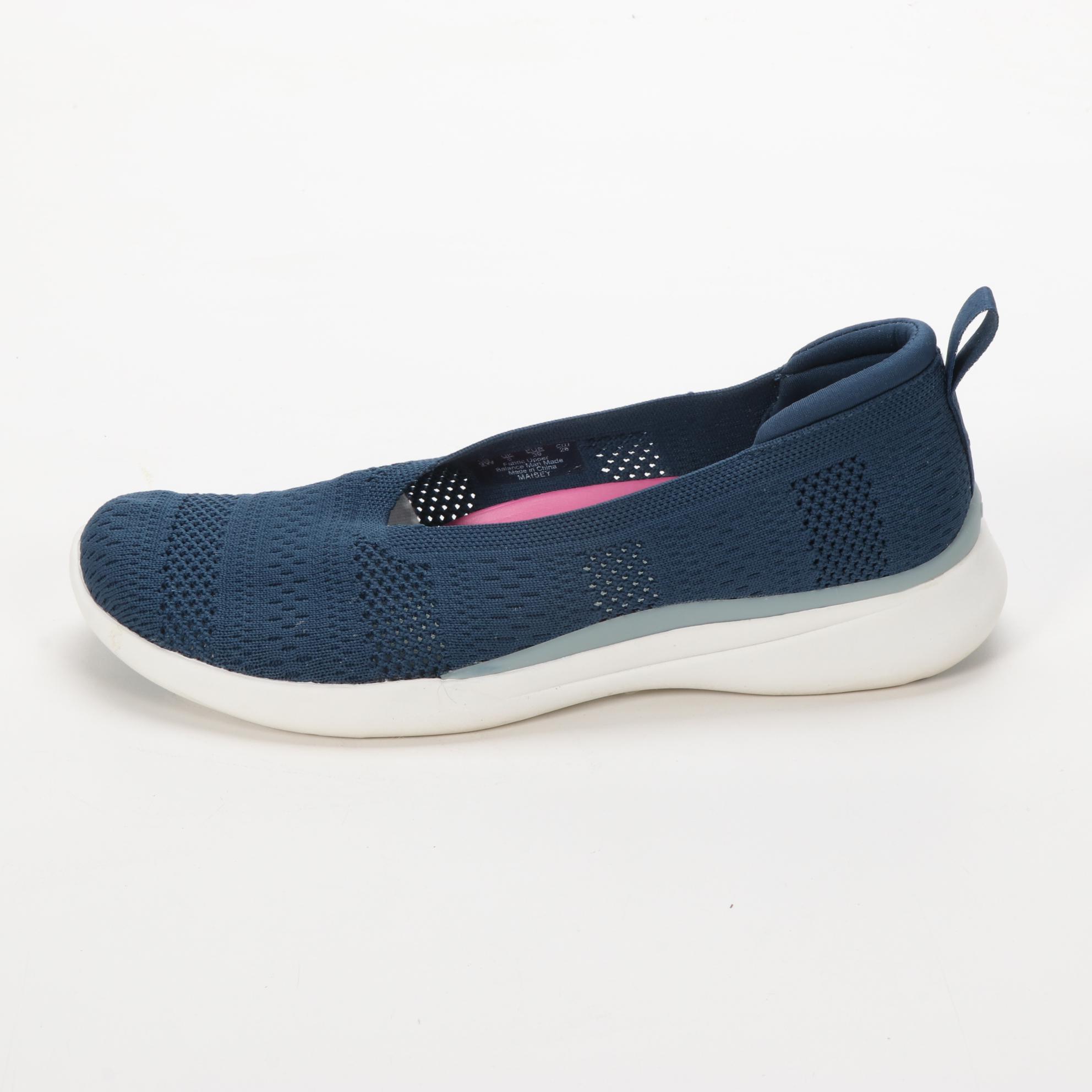 Rykä Maisey and Elia Sneakers in Vapor Grey and Fresh Navy