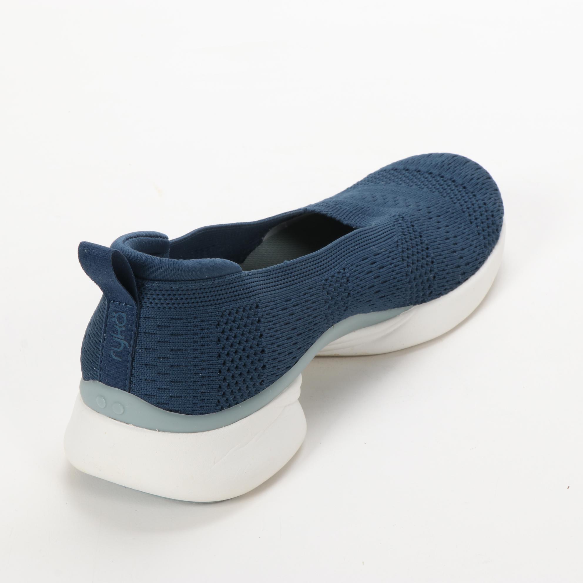 Rykä Maisey and Elia Sneakers in Vapor Grey and Fresh Navy