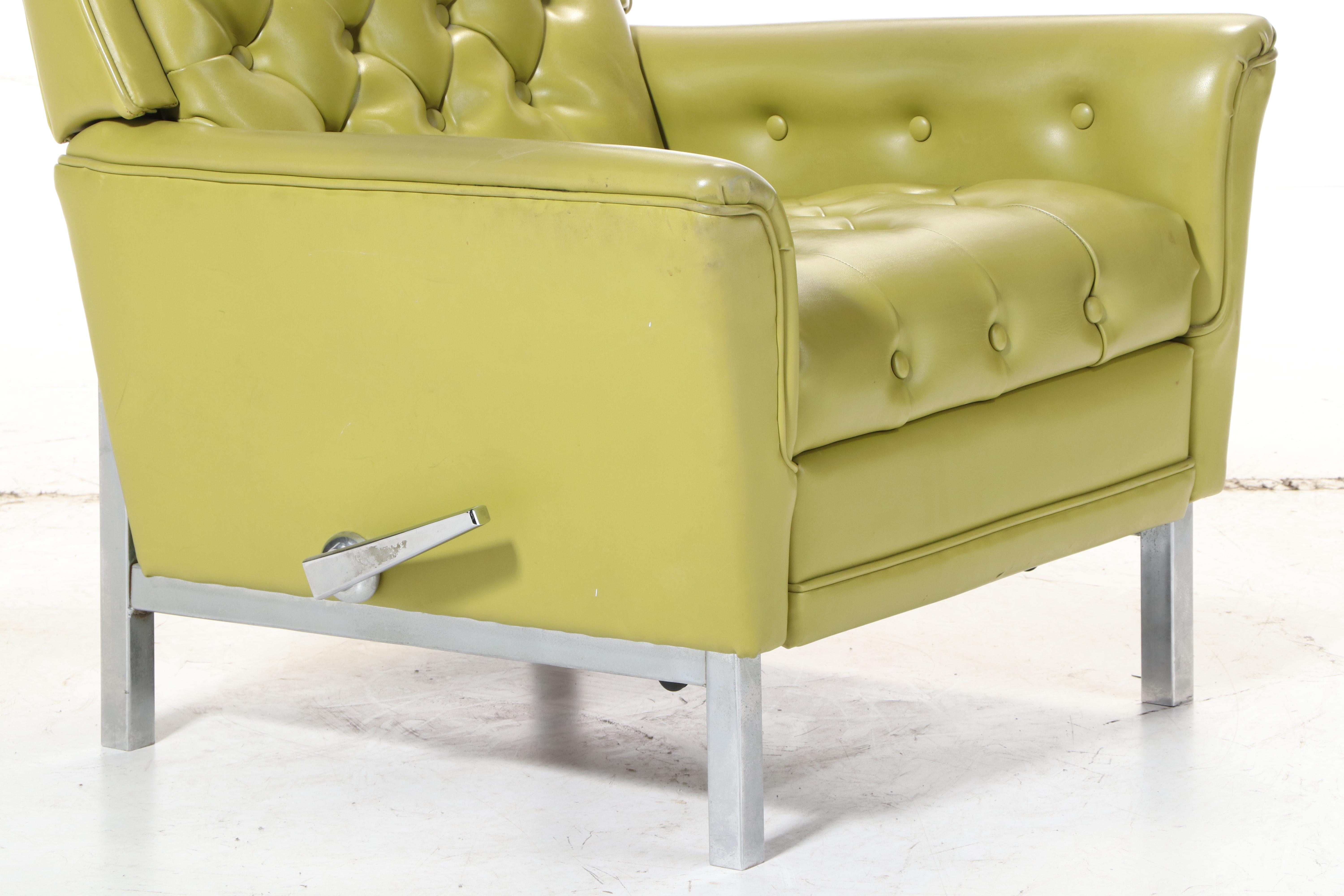 La-Z-Boy Modernist Button-Tufted Green Vinyl and Chrome Recliner, circa 1972