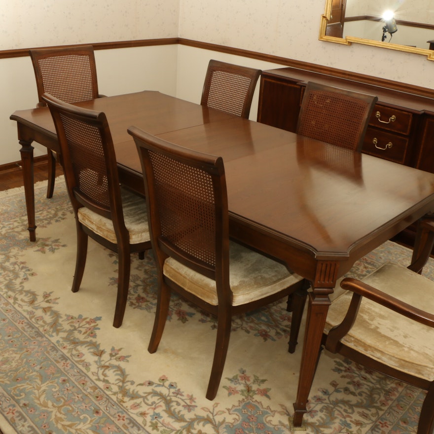 Ethan Allen Hepplewhite Style Dining Table and "Classic Manor" Chairs