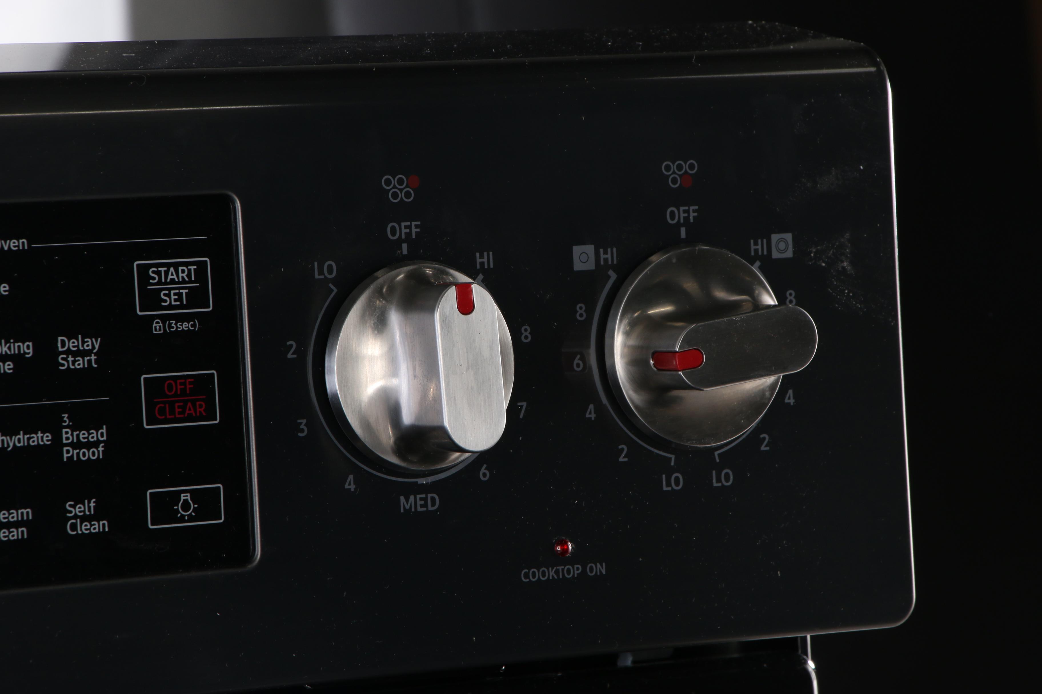 Samsung Black Stainless Steel 5.9 Cu. Ft. Freestanding Range with Flex Duo™ Door