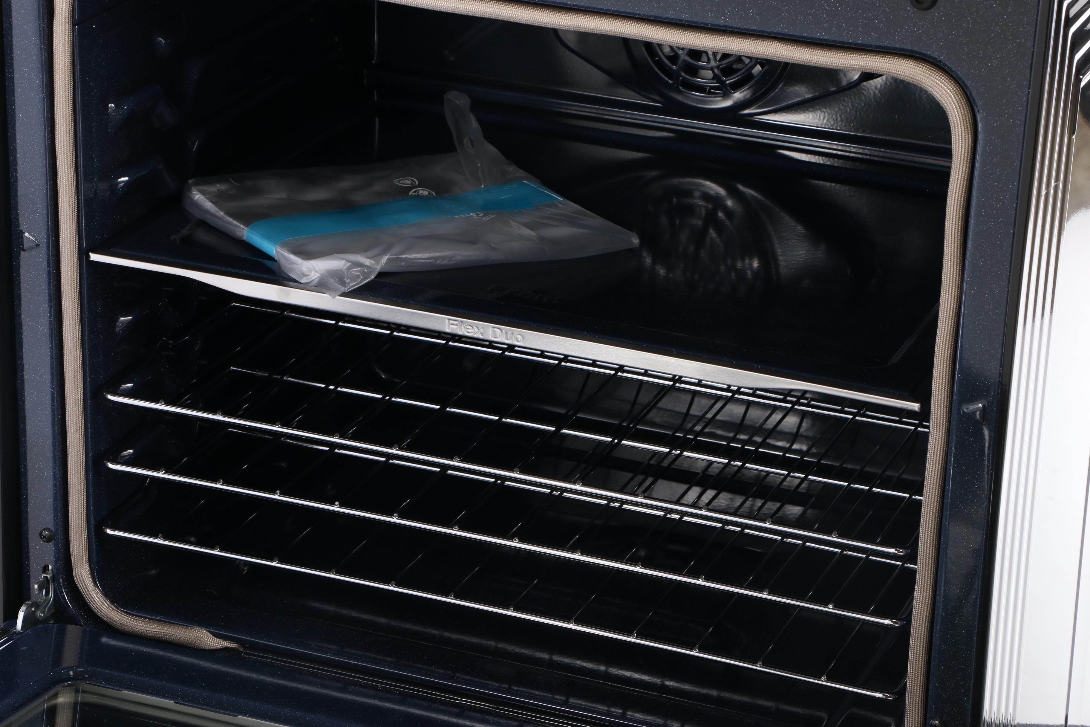 Samsung Black Stainless Steel 5.9 Cu. Ft. Freestanding Range with Flex Duo™ Door