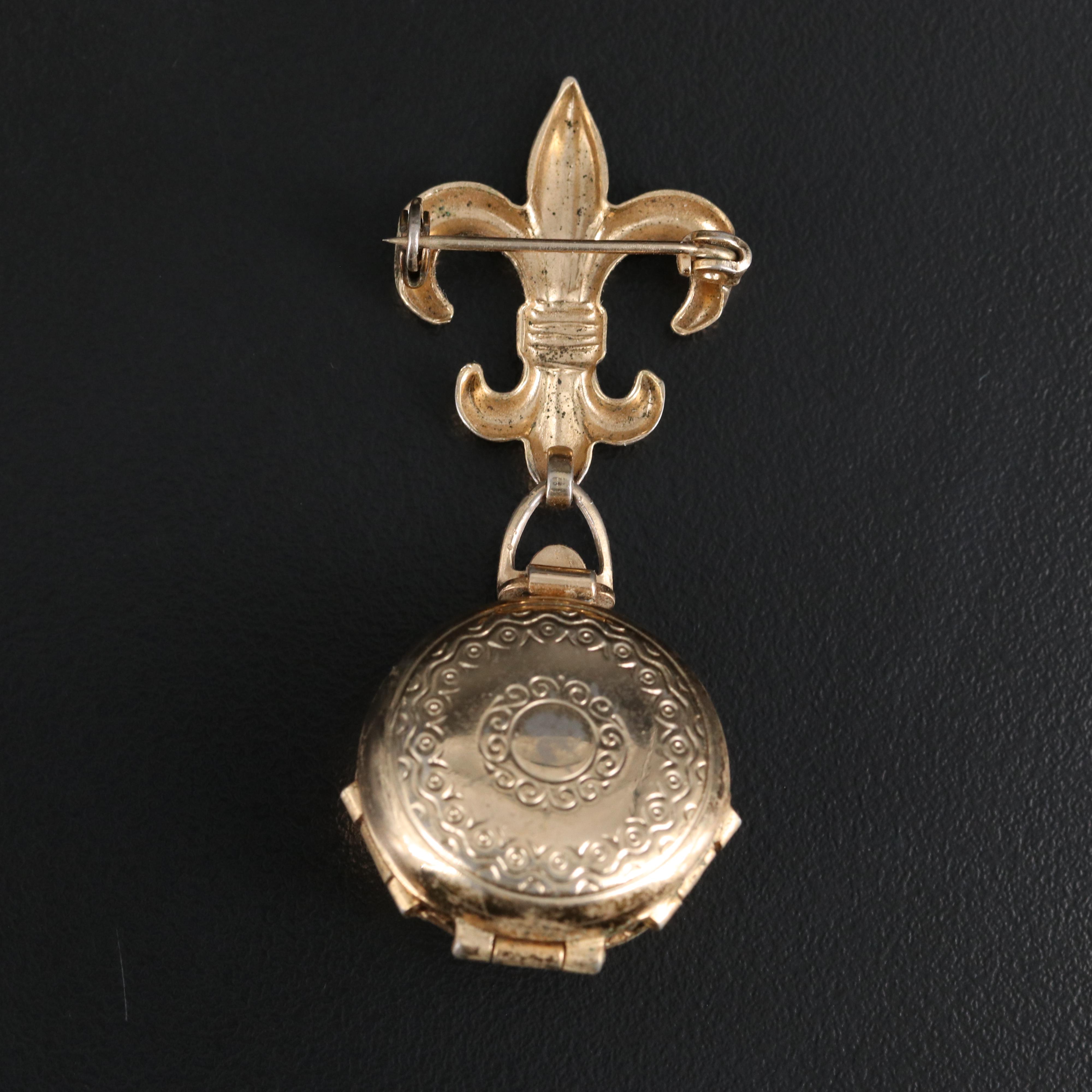 Vintage Coro Locket Featuring Pressed Four Leaf Clover