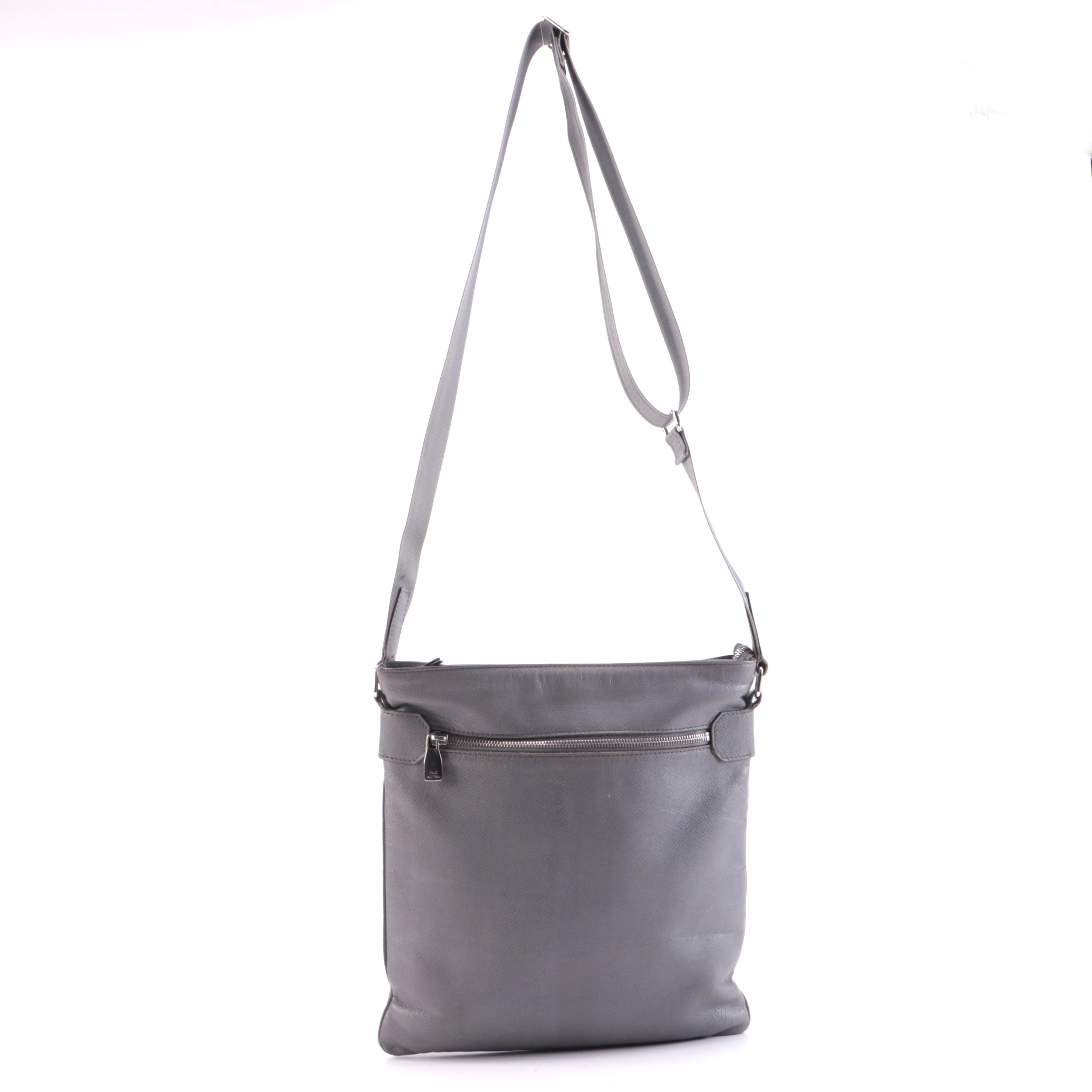 Louis Vuitton Sasha Messenger Bag in Glacier Grey Taiga Leather