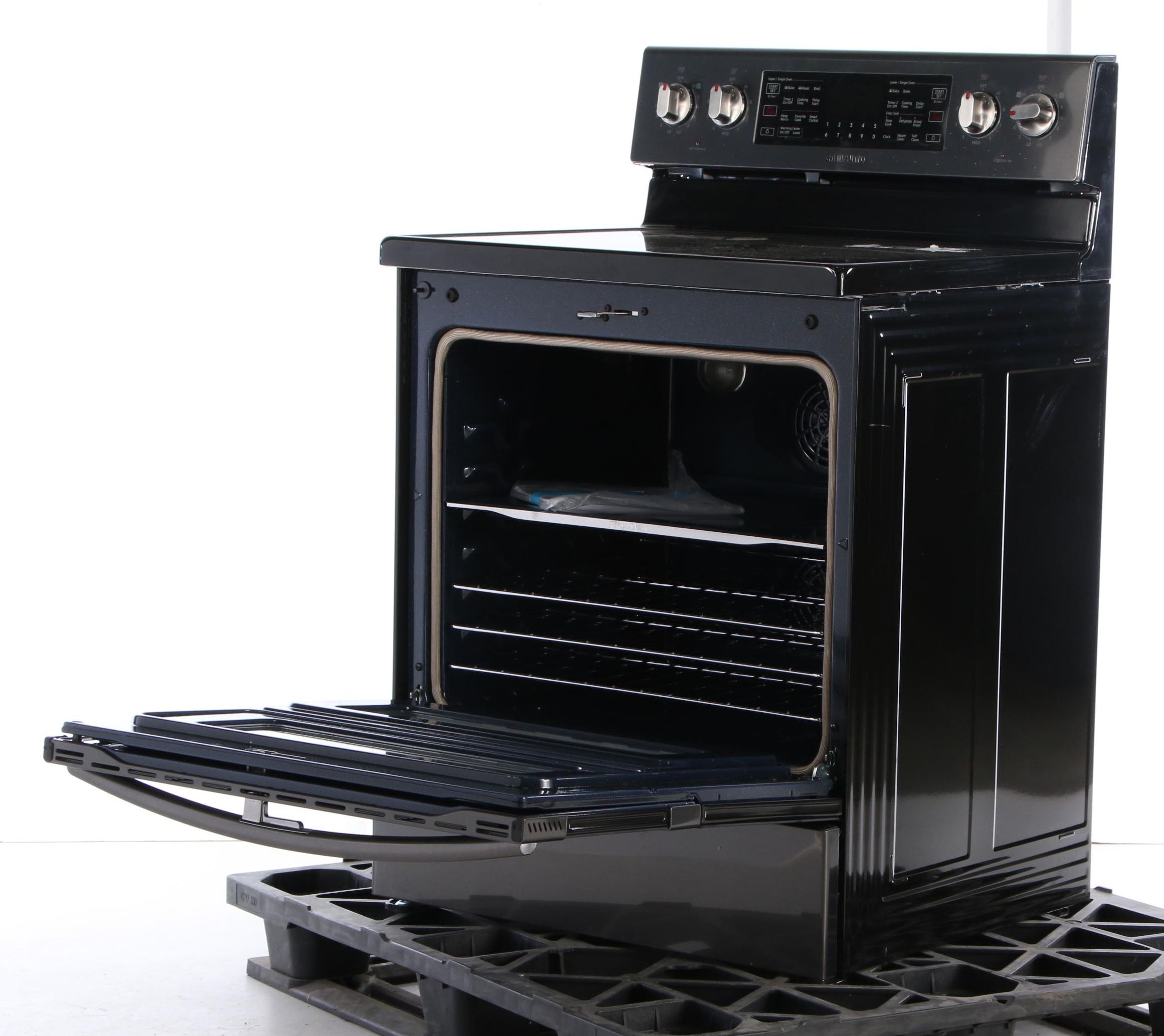 Samsung Black Stainless Steel 5.9 Cu. Ft. Freestanding Range with Flex Duo™ Door