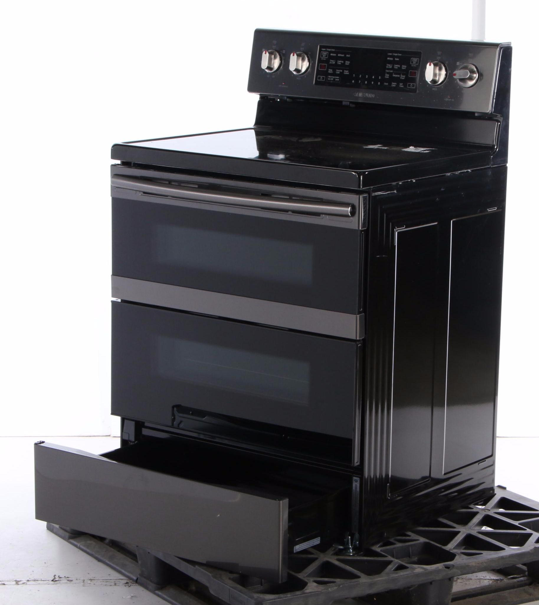 Samsung Black Stainless Steel 5.9 Cu. Ft. Freestanding Range with Flex Duo™ Door