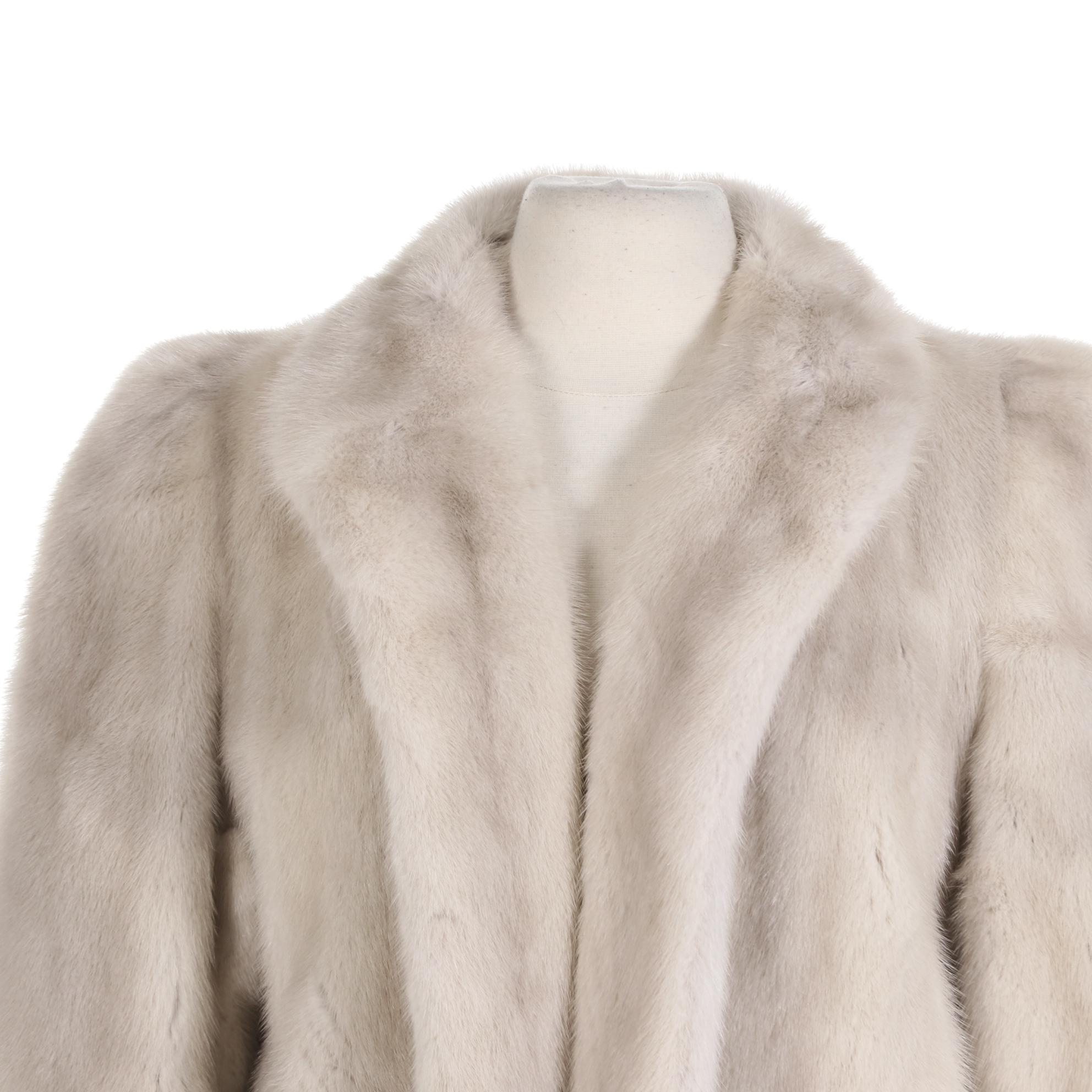 Blue Iris Mink Fur Stroller, Mid to Late 20th C.