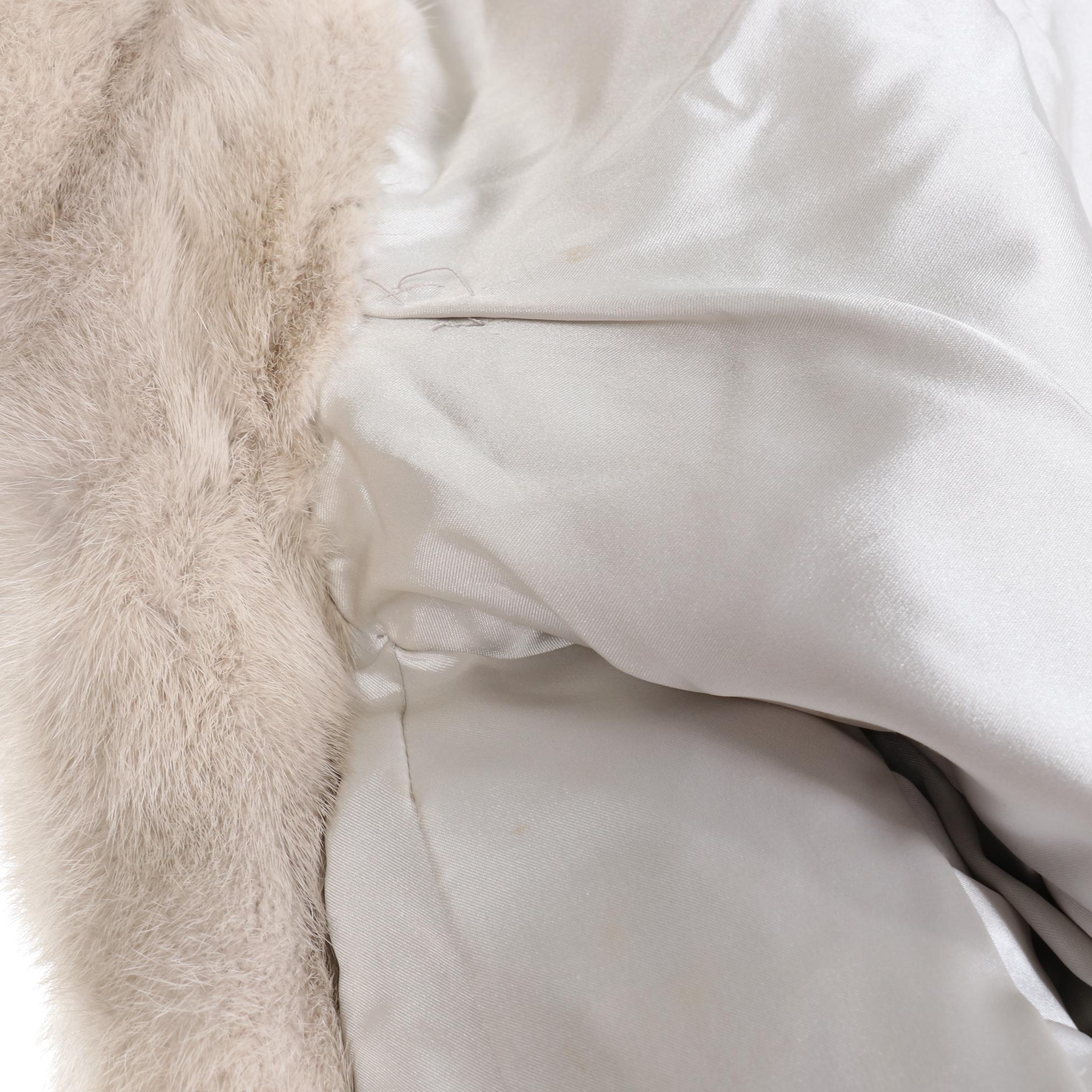 Blue Iris Mink Fur Stroller, Mid to Late 20th C.