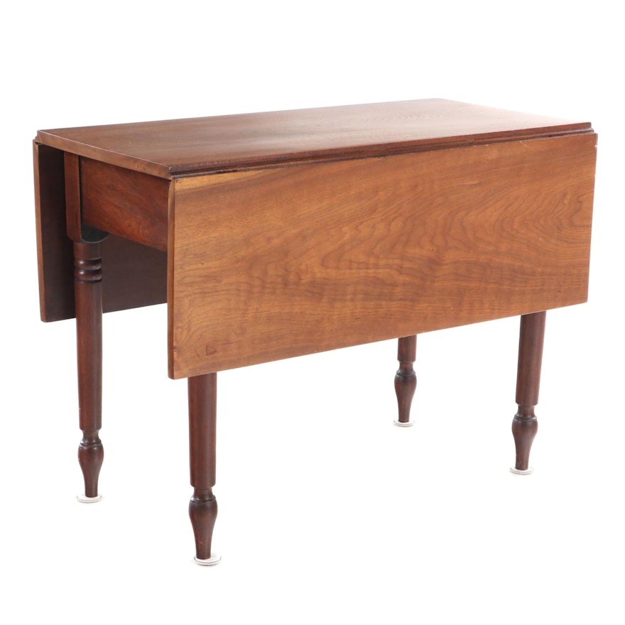 Colonial Revival Walnut Drop-Leaf Table, Late 19th/Early 20th Century