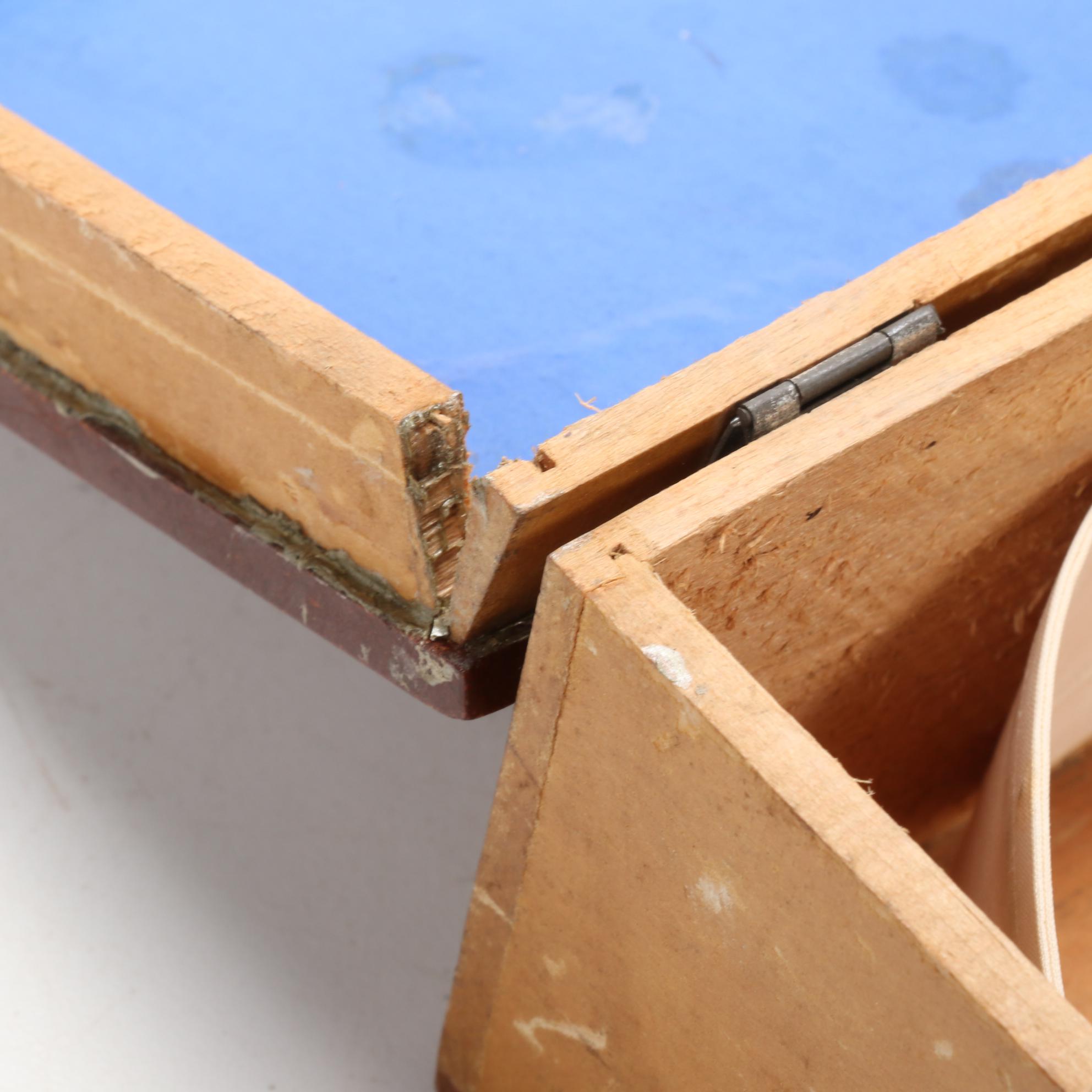 Antique Scovill Mfg Co. Wood Collar Box with Gutta-Percha Lid and Arrow Collar