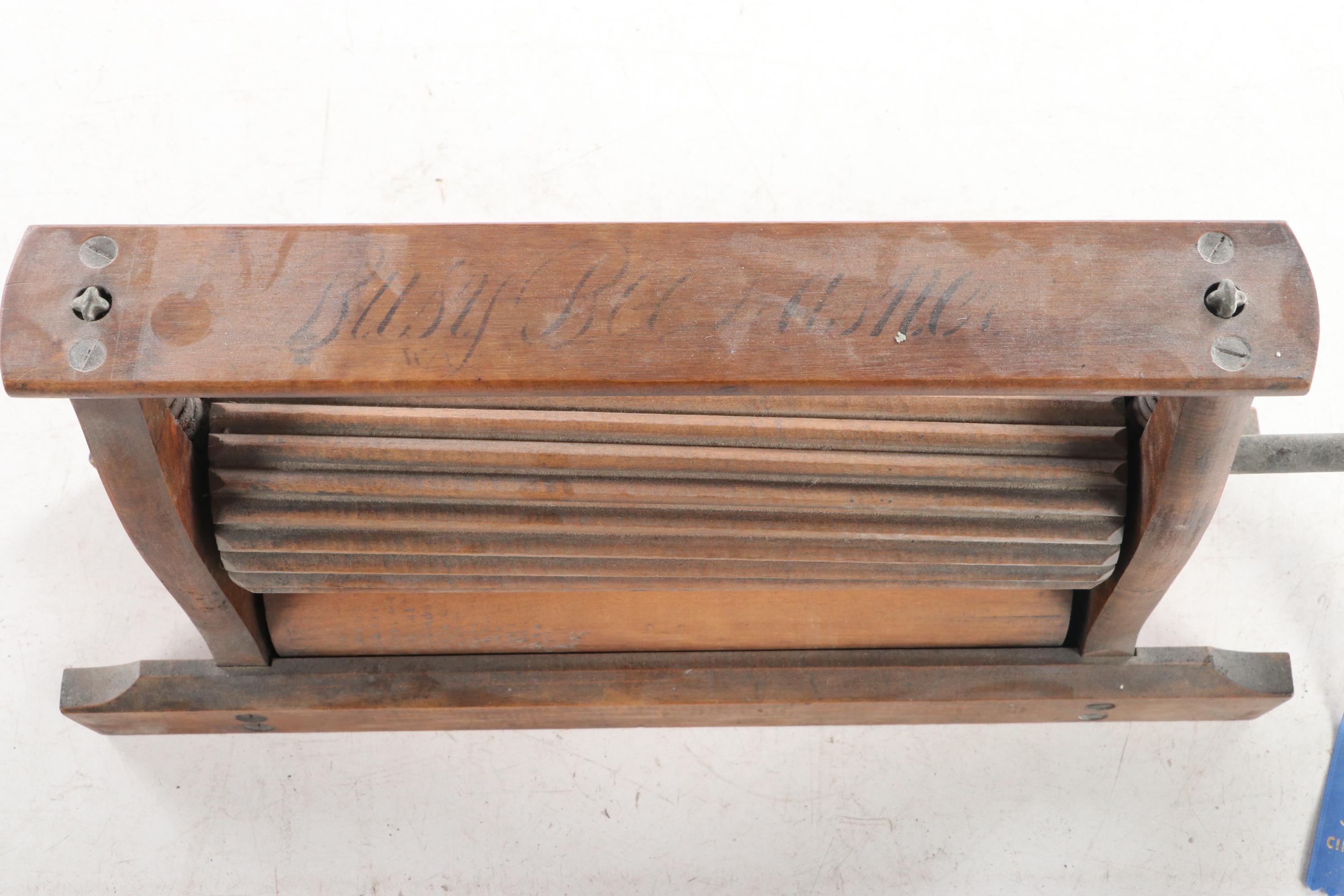 "Busy Bee" Clothes Wringer, Early 20th Century