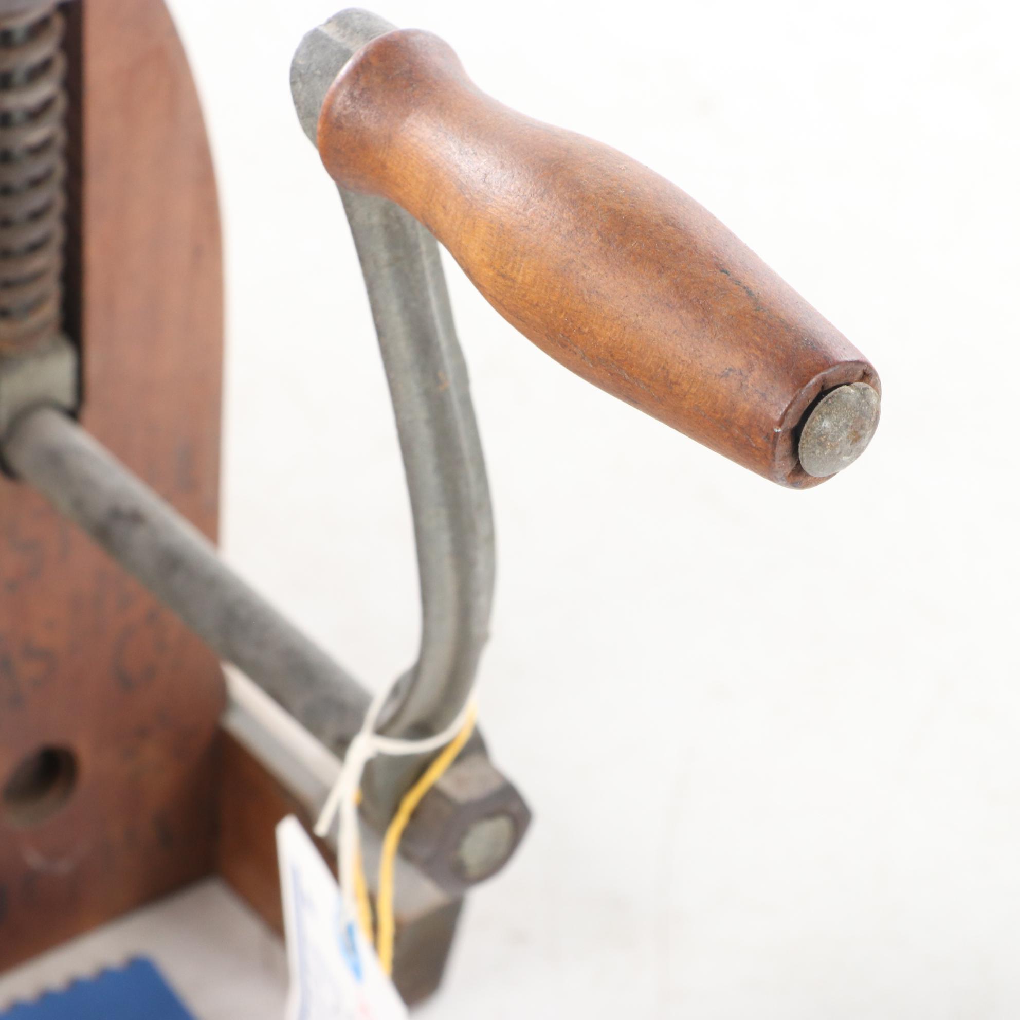 "Busy Bee" Clothes Wringer, Early 20th Century