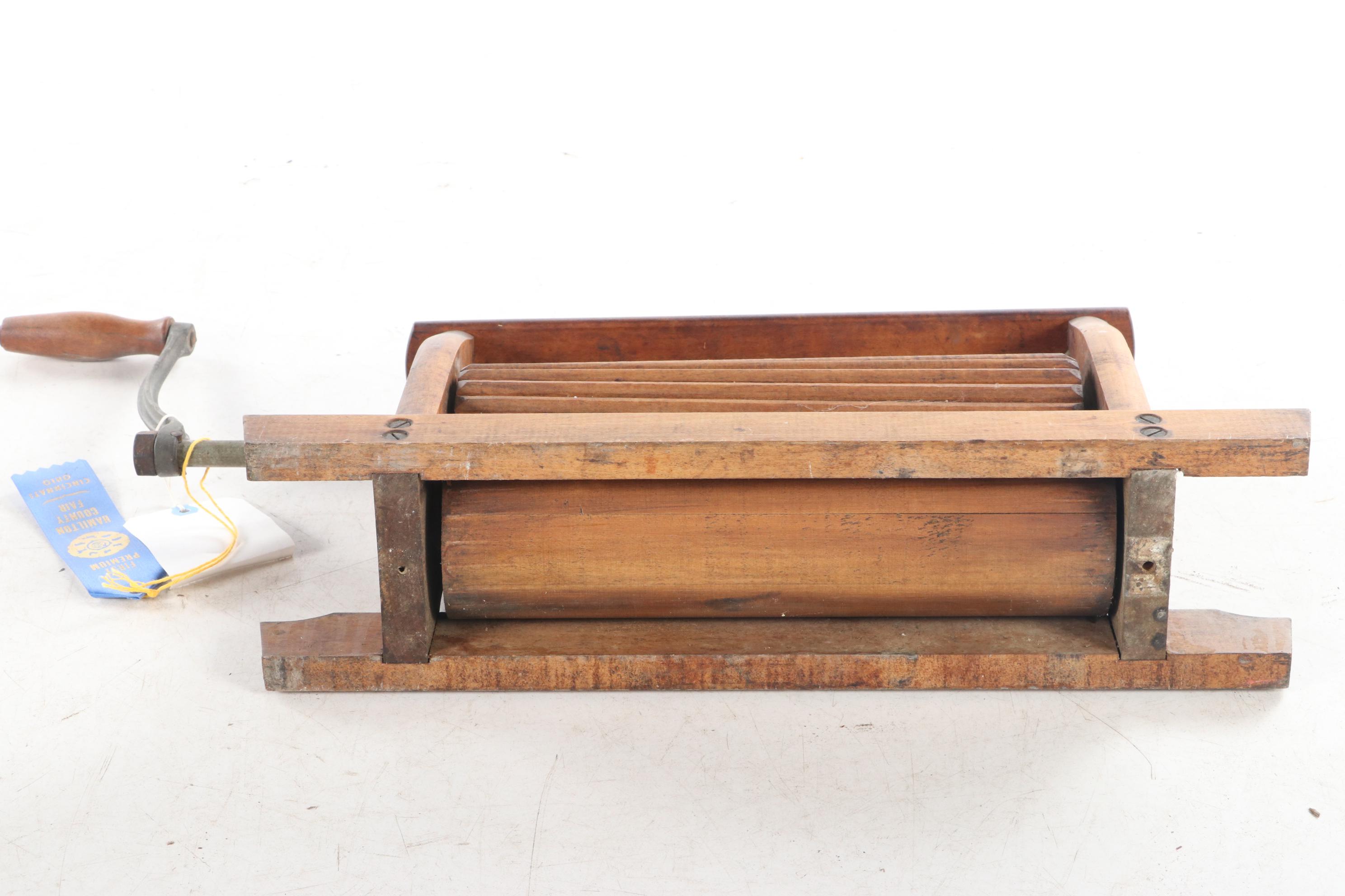 "Busy Bee" Clothes Wringer, Early 20th Century