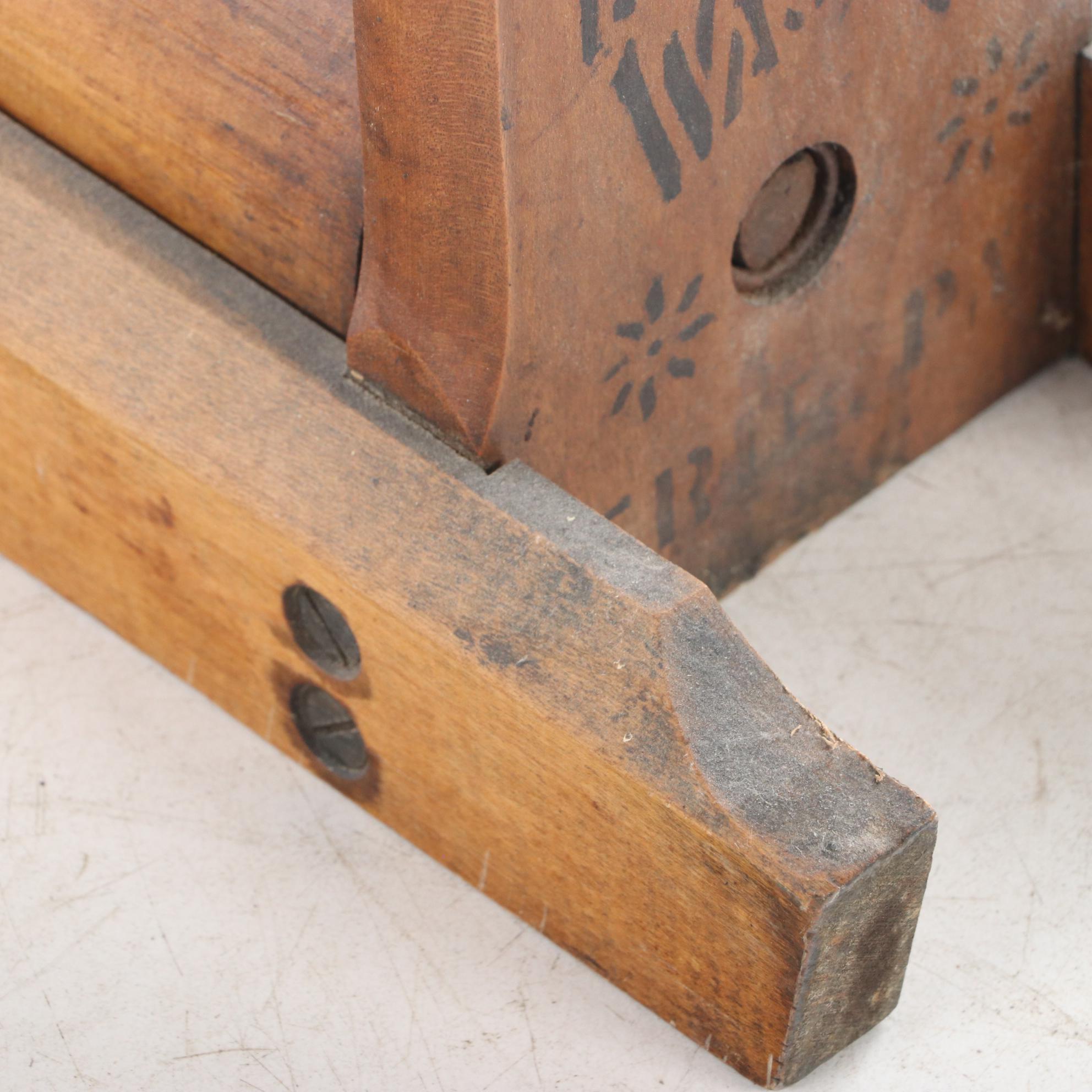 "Busy Bee" Clothes Wringer, Early 20th Century