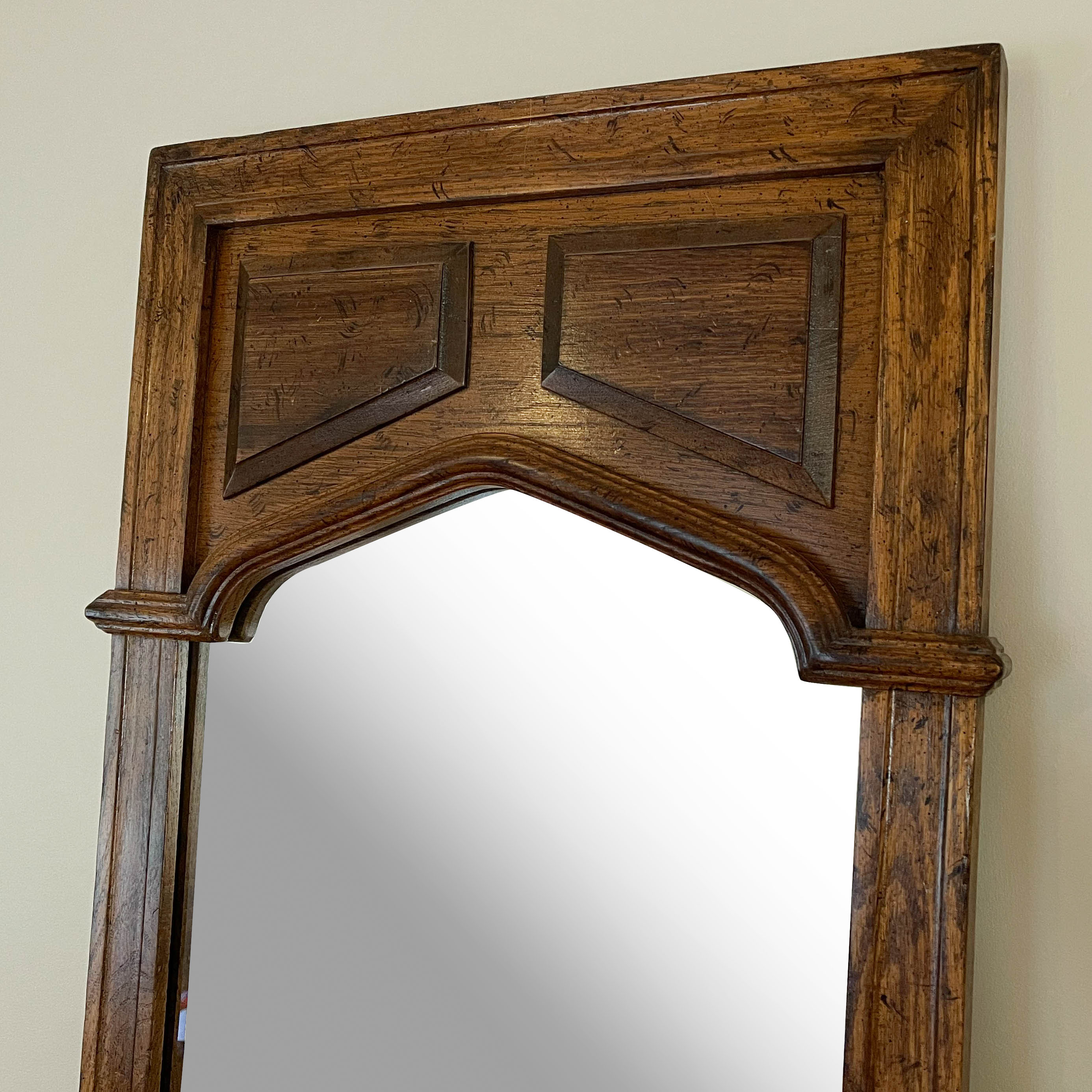 Drexel-Heritage "Bishopsgate" Oak Dresser with Mirrors, Late 20th Century