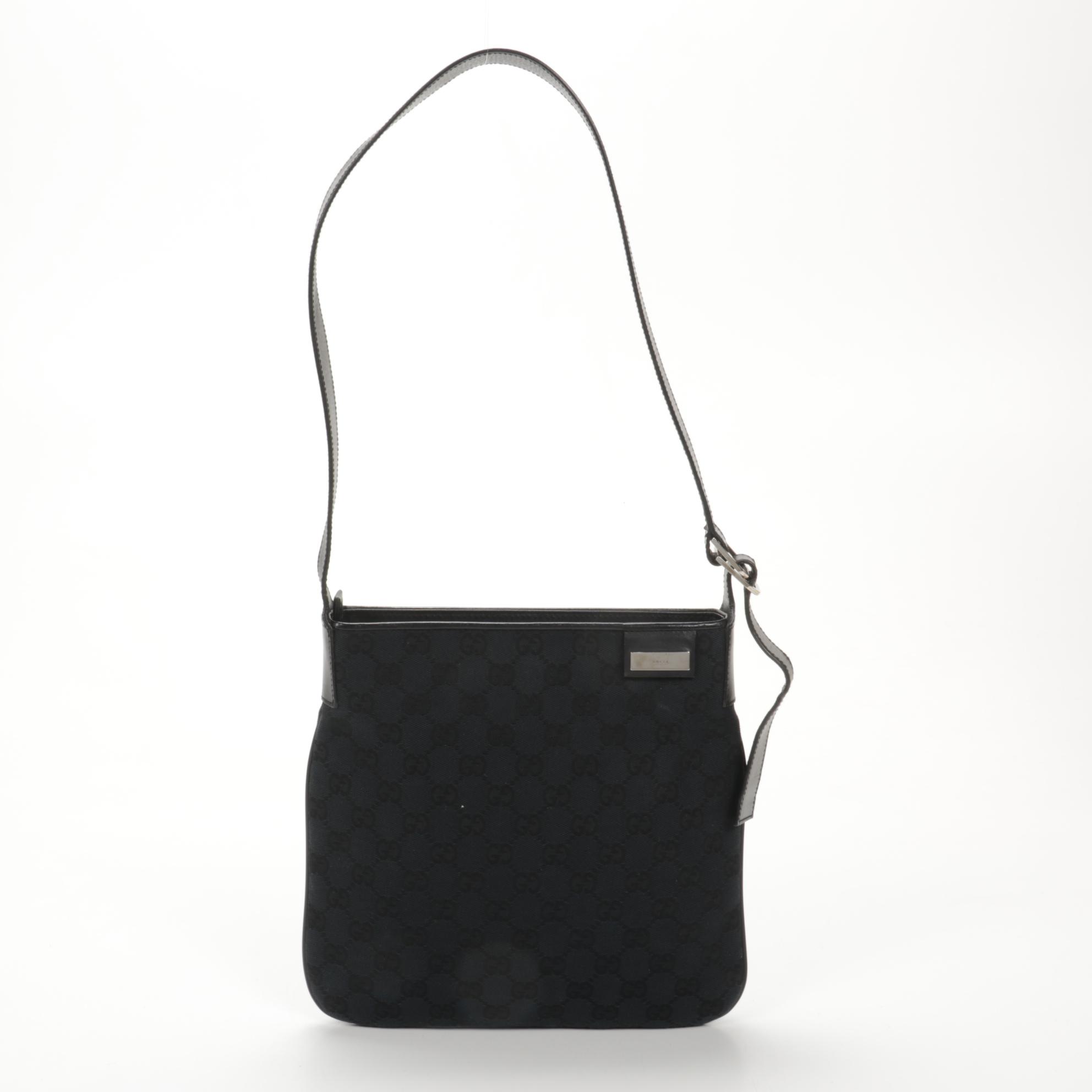 Gucci Shoulder Bag in Black GG Canvas and Leather