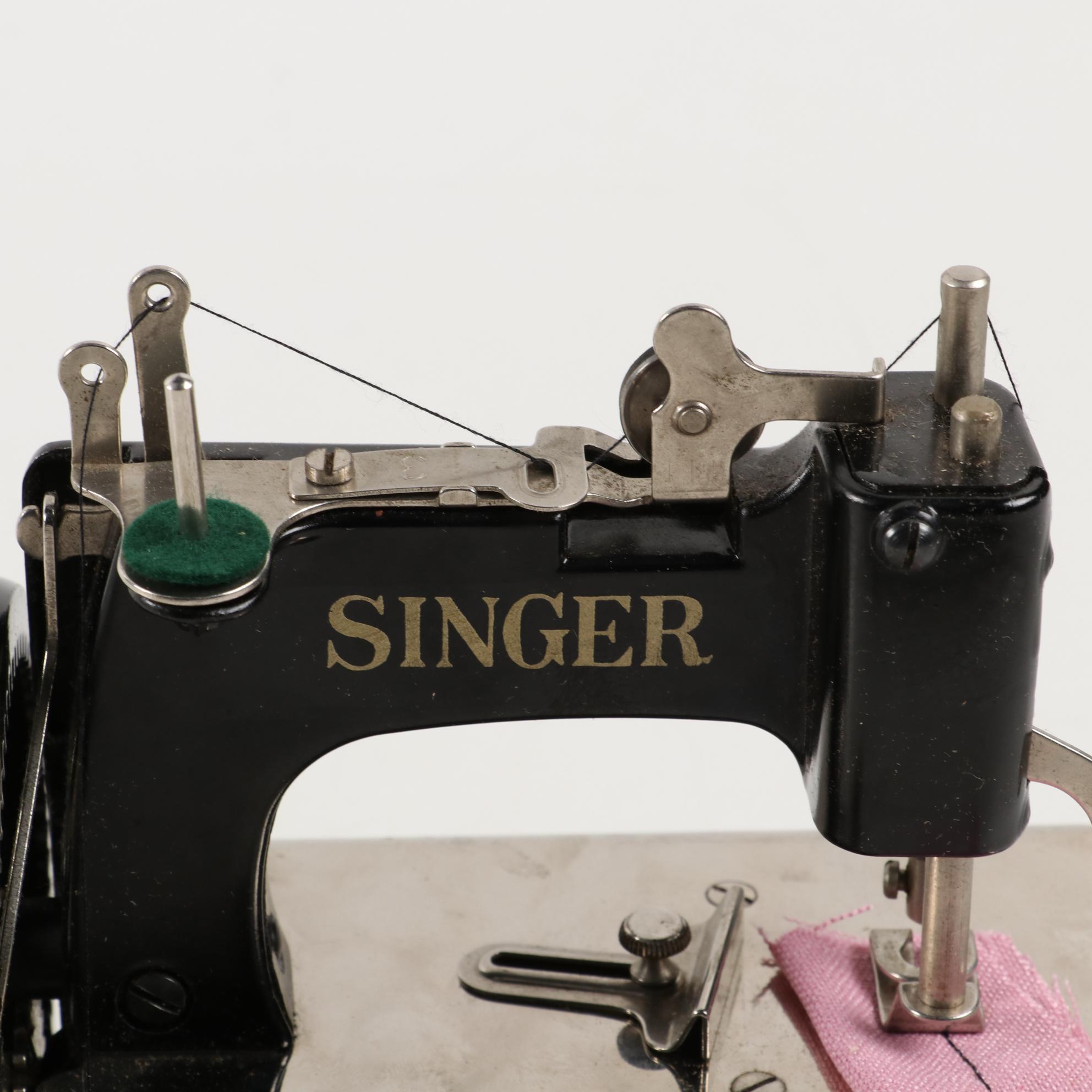 Singer Sewhandy Model 20 Miniature Sewing Machine, Circa 1950s