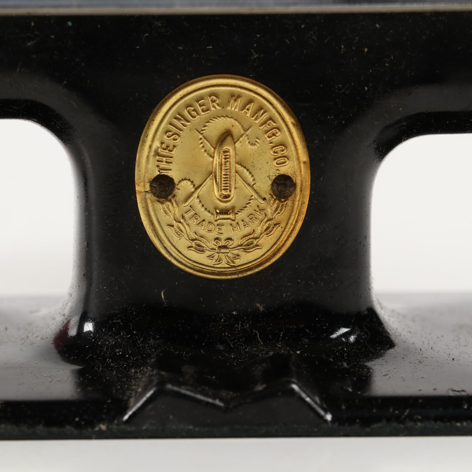 Singer Sewhandy Model 20 Miniature Sewing Machine, Circa 1950s