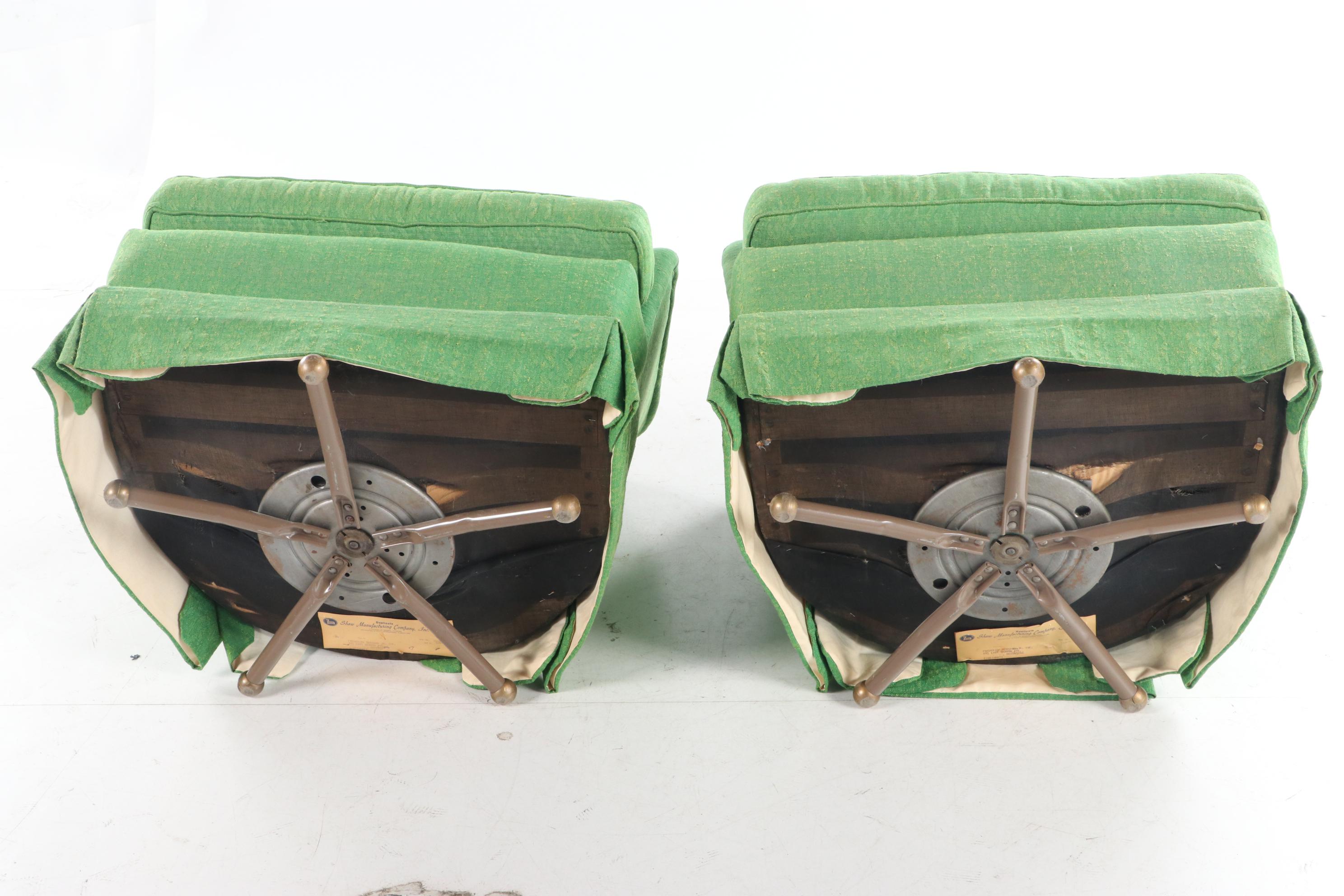 Pair of Shaw Mfg. Co. Modernist Button-Down Swivel Tub Chairs, circa 1970