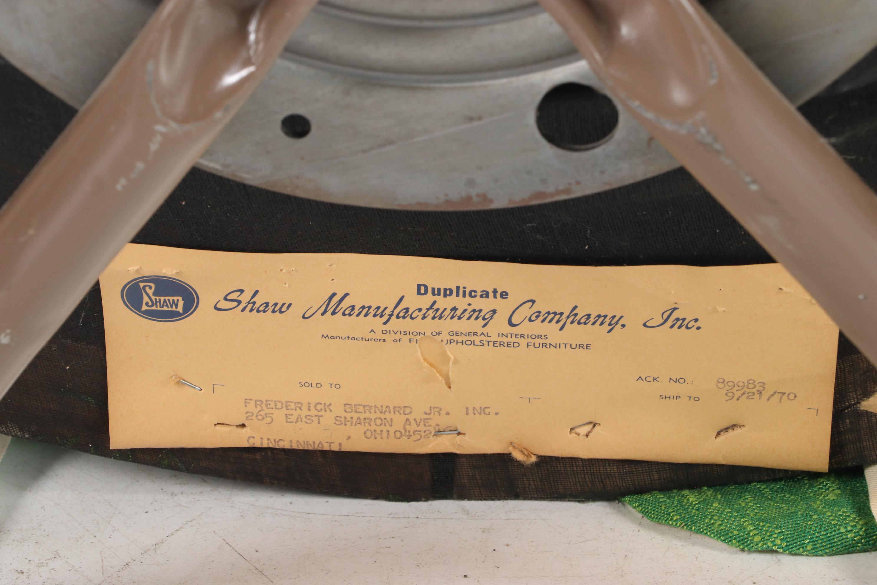 Pair of Shaw Mfg. Co. Modernist Button-Down Swivel Tub Chairs, circa 1970