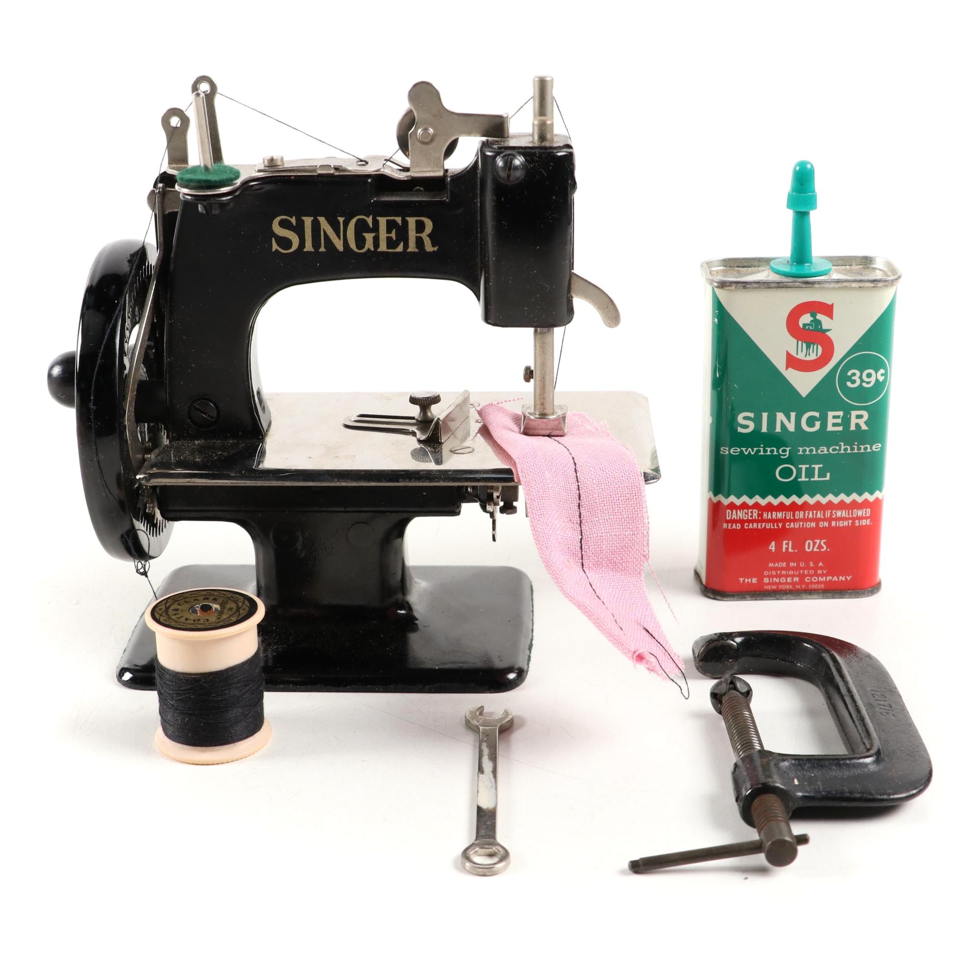 Singer Sewhandy Model 20 Miniature Sewing Machine, Circa 1950s
