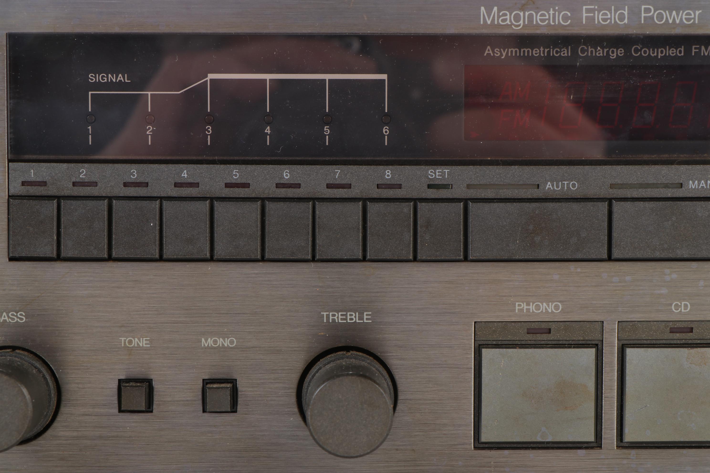 Carver 900 Magnetic Field Power Amplifier Stereo Receiver