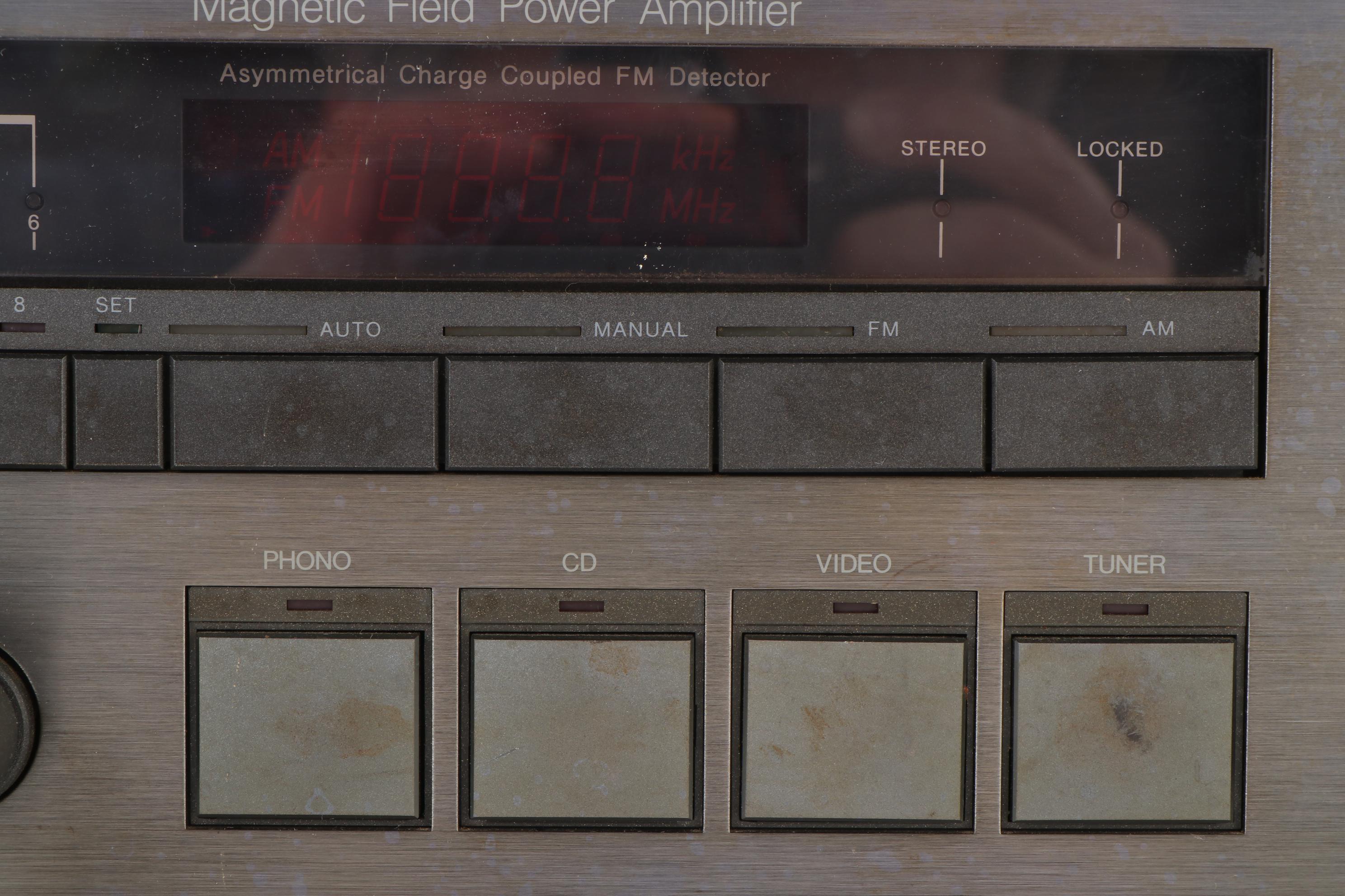 Carver 900 Magnetic Field Power Amplifier Stereo Receiver