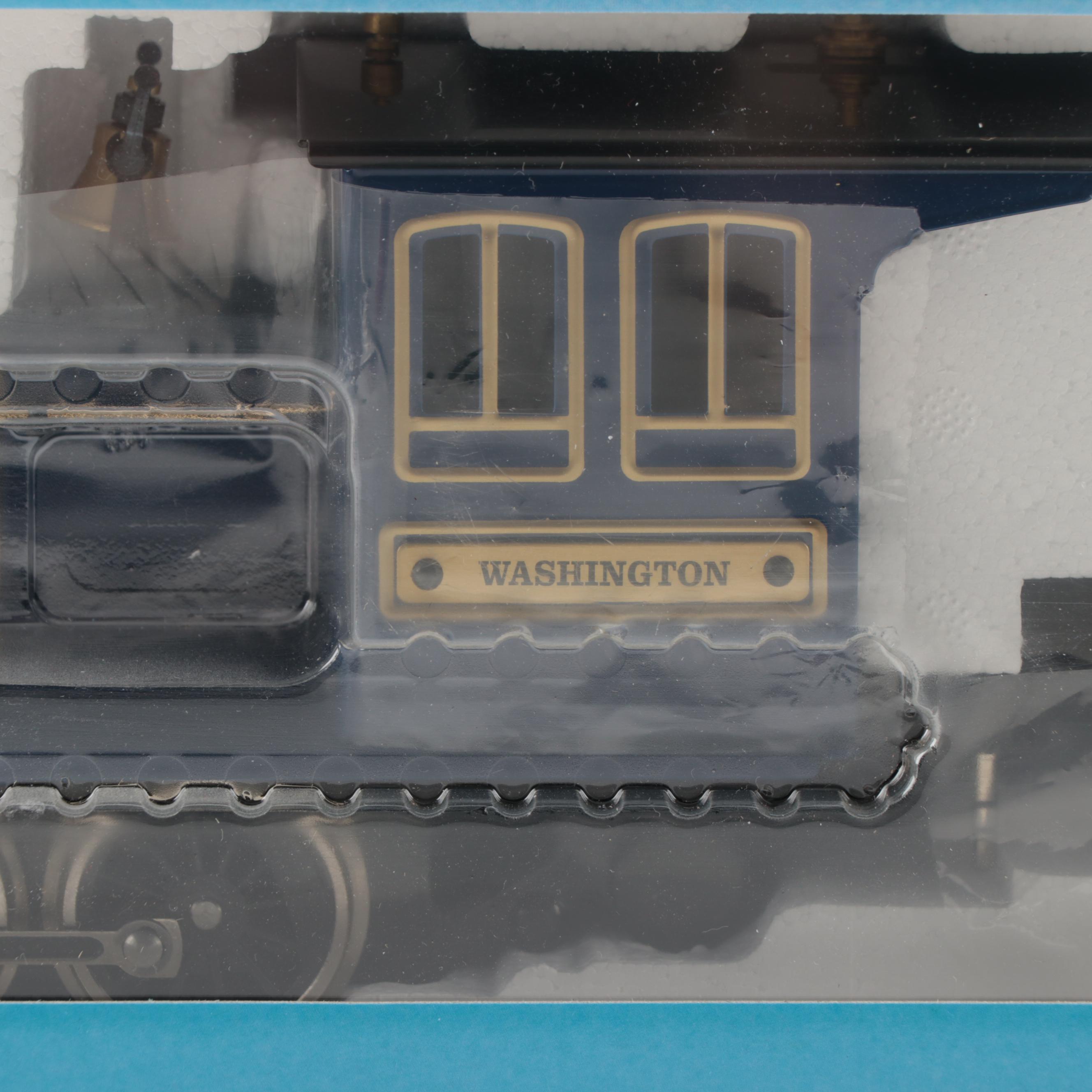 Märklín Model 54530 Union Pacific Locomotive and Coal Car