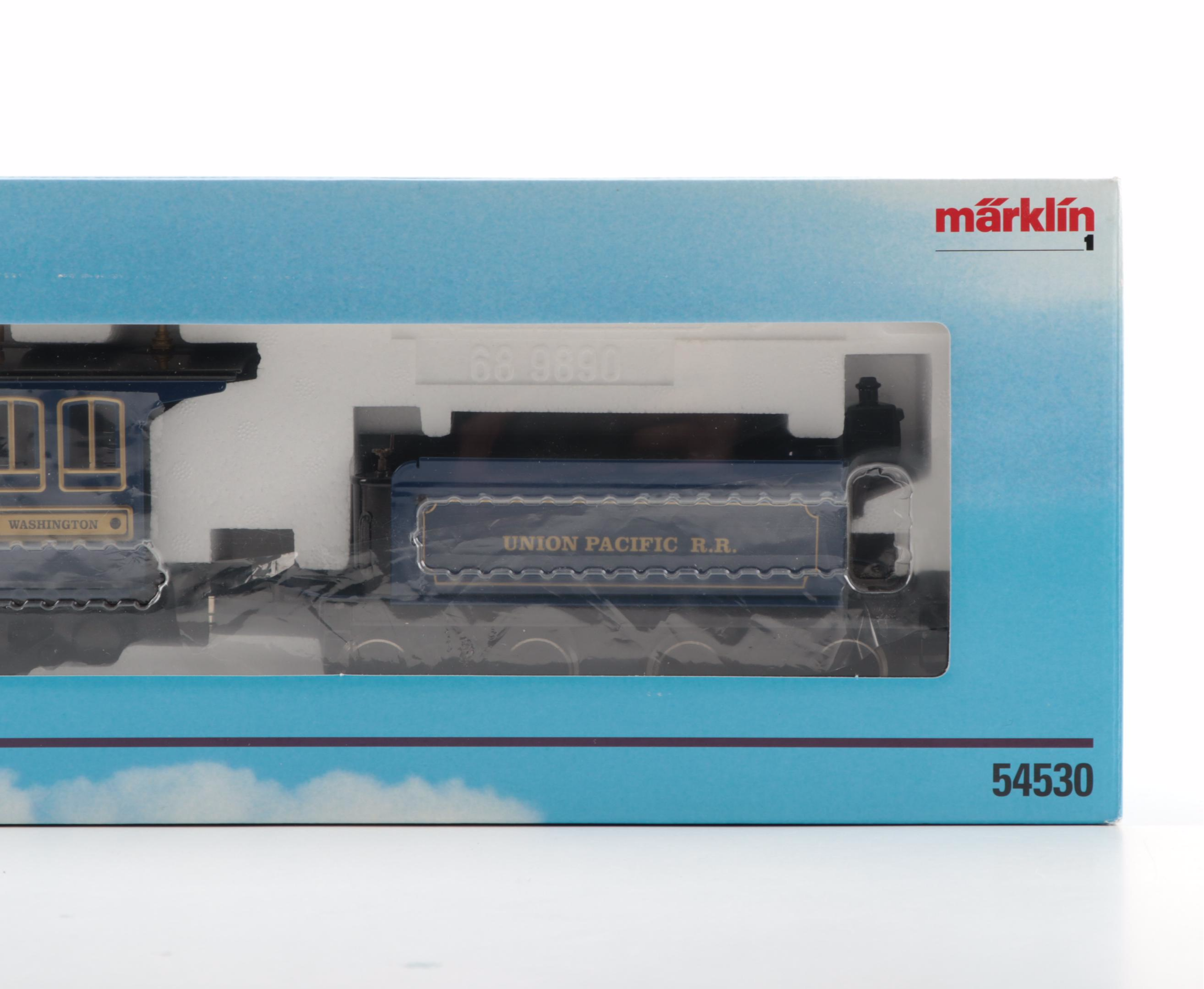 Märklín Model 54530 Union Pacific Locomotive and Coal Car