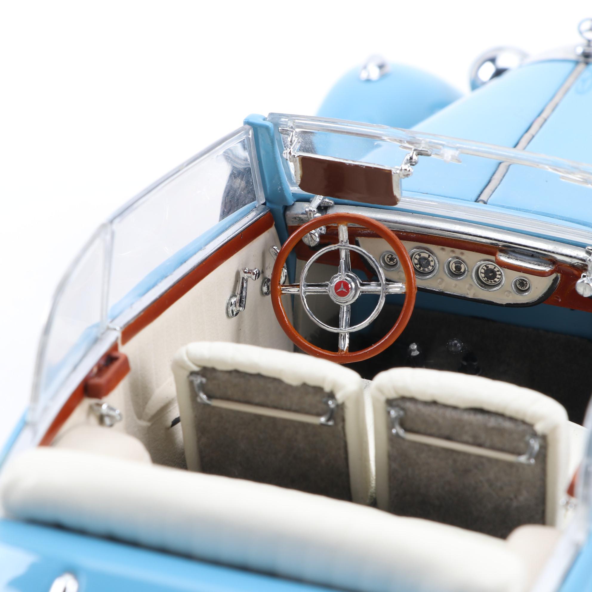 CMC 1936 Mercedes-Benz 540K Cabriolet B 1:24 Scale Model Car