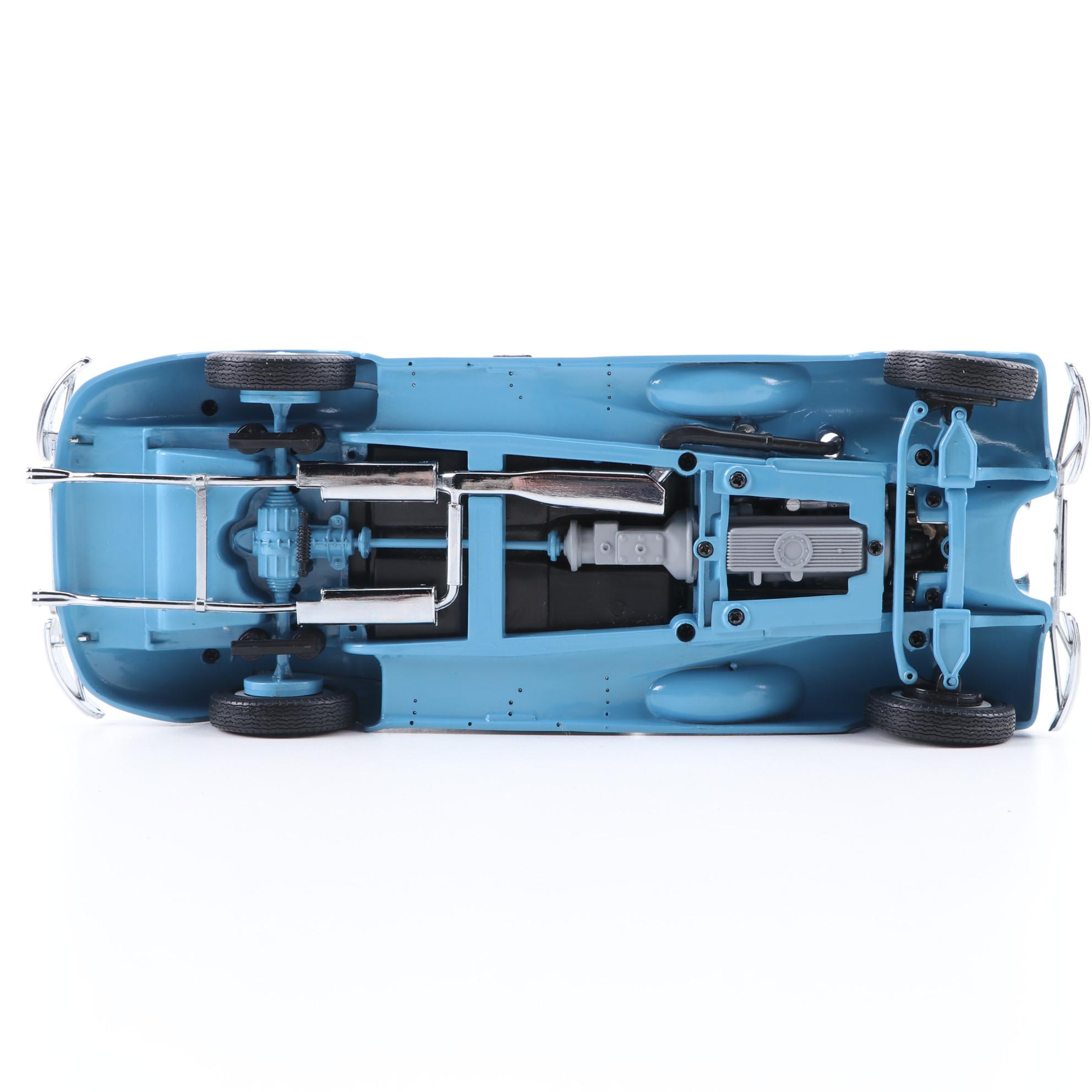 CMC 1936 Mercedes-Benz 540K Cabriolet B 1:24 Scale Model Car