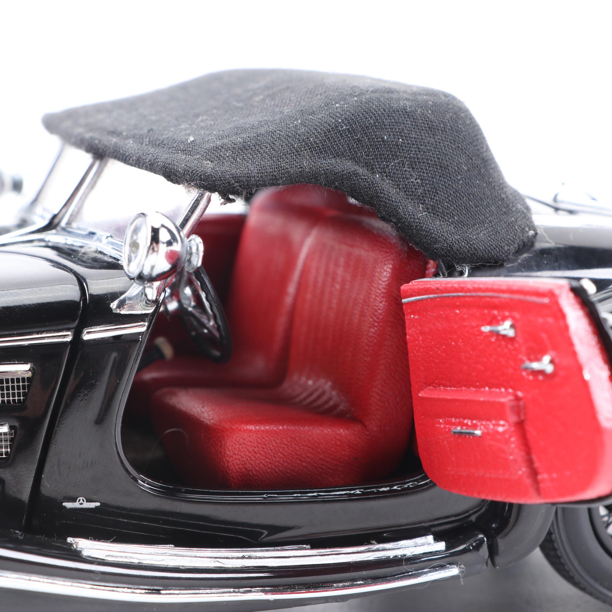 CMC 1936 Mercedes-Benz 500K "Spezialroadster" 1:24 Scale Model Car