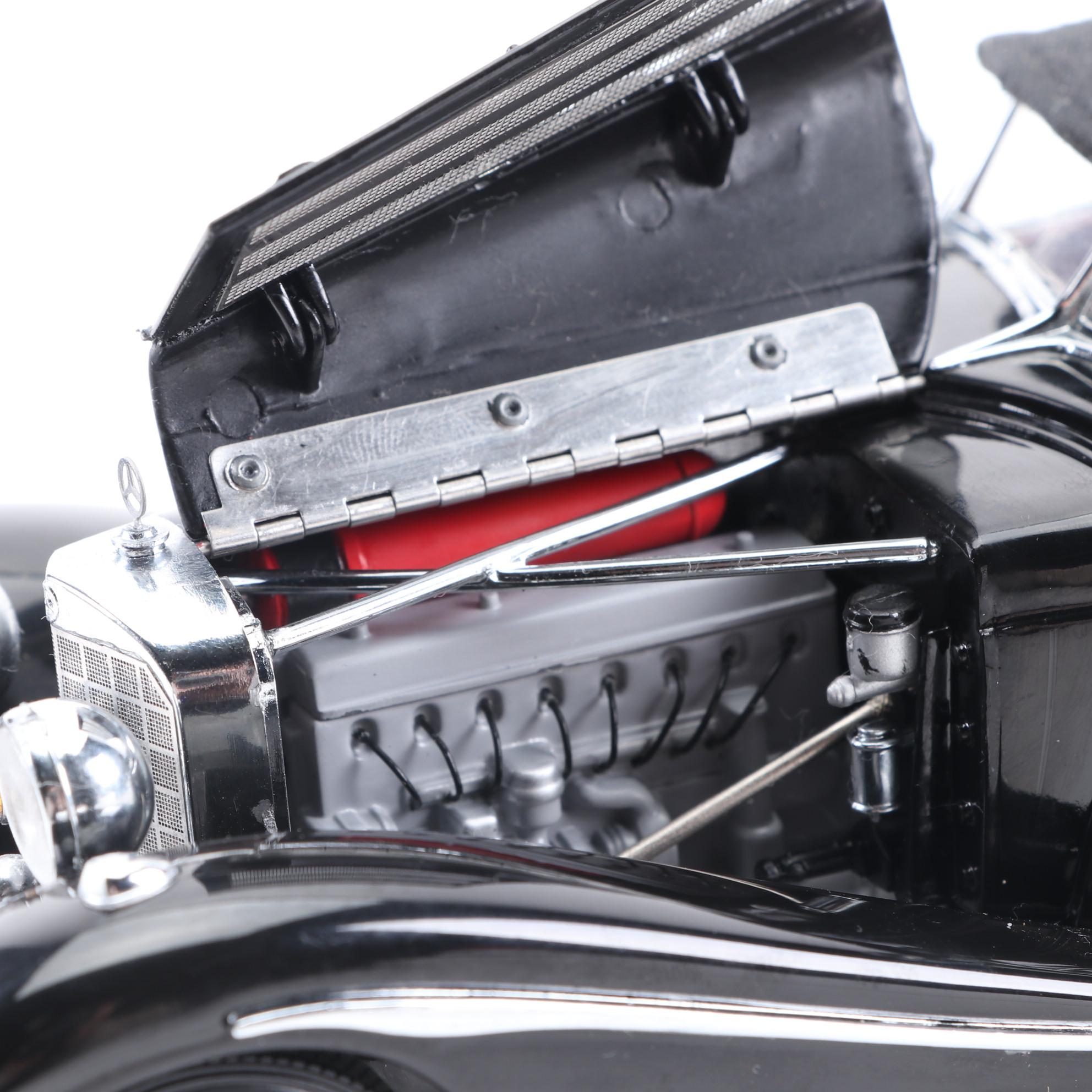 CMC 1936 Mercedes-Benz 500K "Spezialroadster" 1:24 Scale Model Car