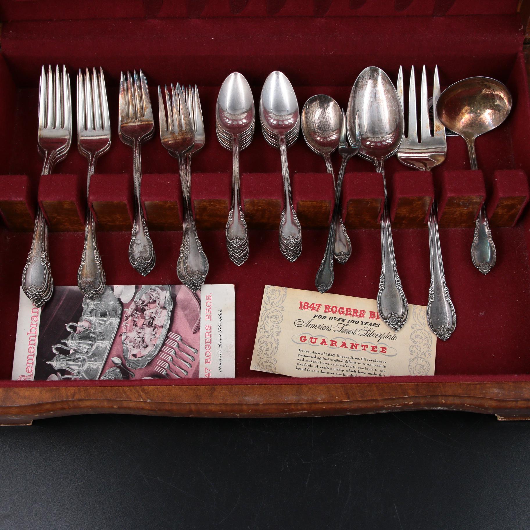 1847 Rogers Bros. "Remembrance" Silver Plate Flatware with Chest, 1940s